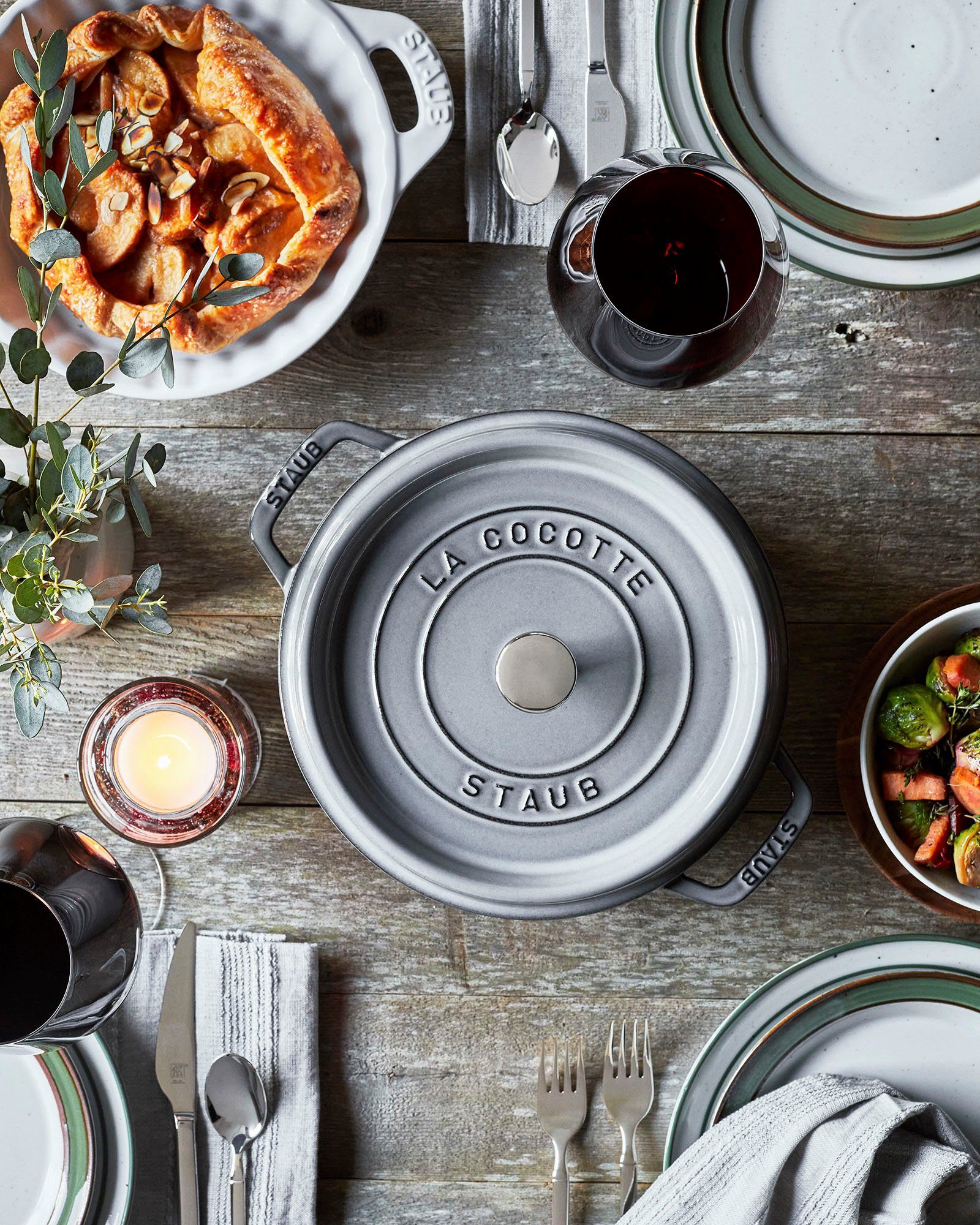 Staub Braadpan Cocotte robust, duurzaam, perfecte hitteverdeling, aroma-regendeksel (1-delig)