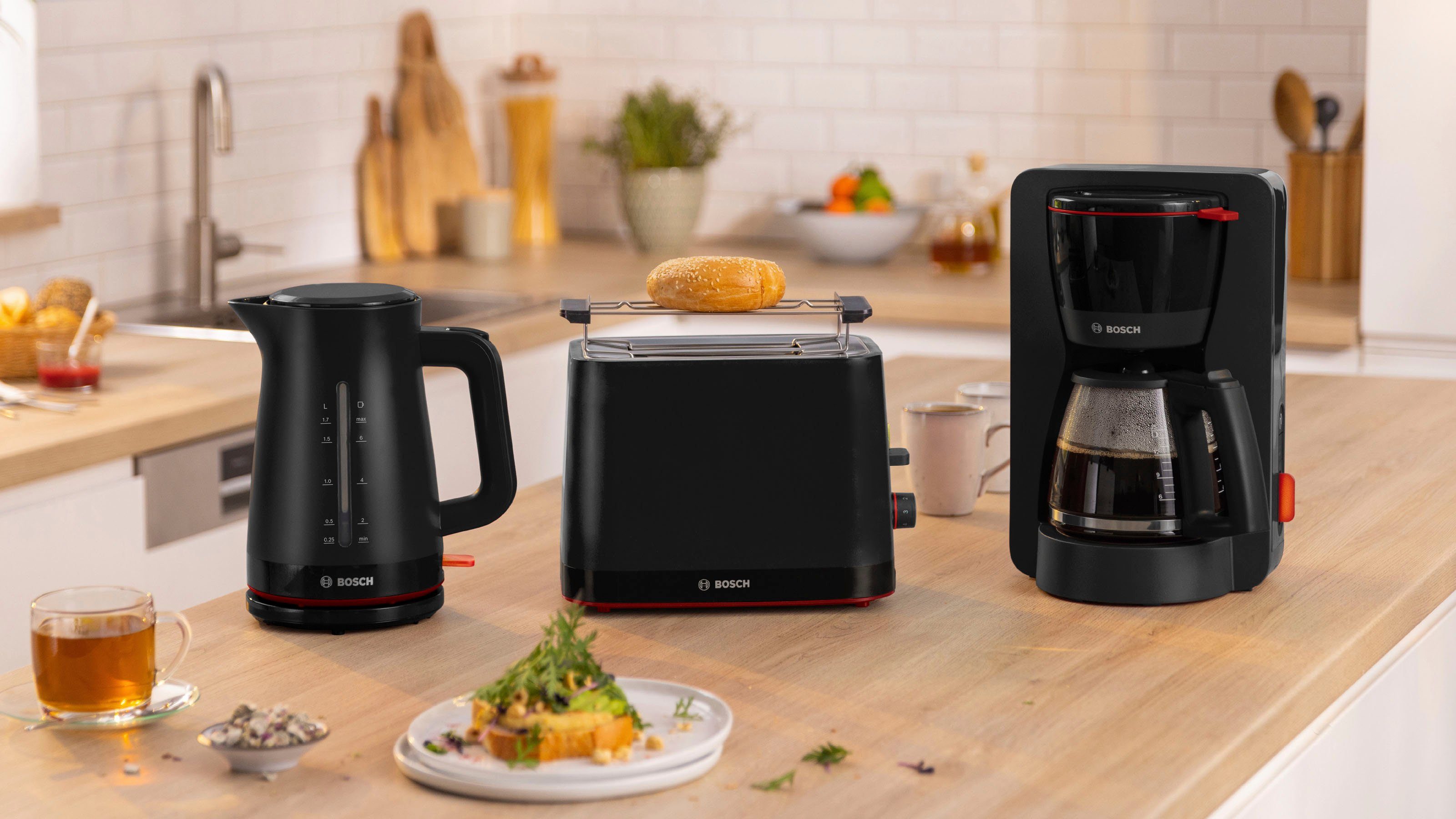 BOSCH Waterkoker MyMoment TWK3M123, 1,7 l, Automatische uitschakeling, kopjesweergave, aan beide kanten waterniveauaanduiding
