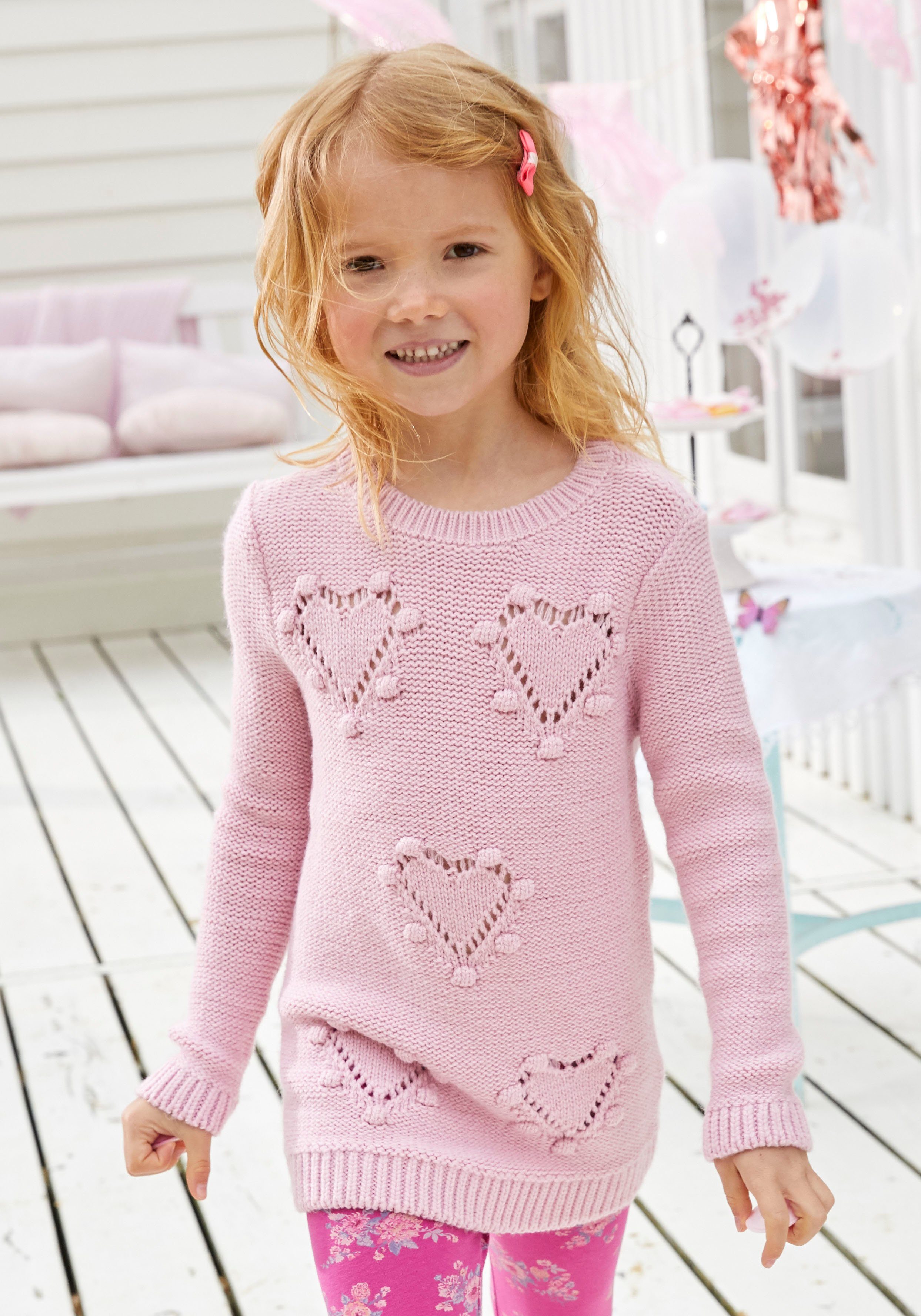 KIDSWORLD Gebreide trui Long sweater with heart pattern for little girls