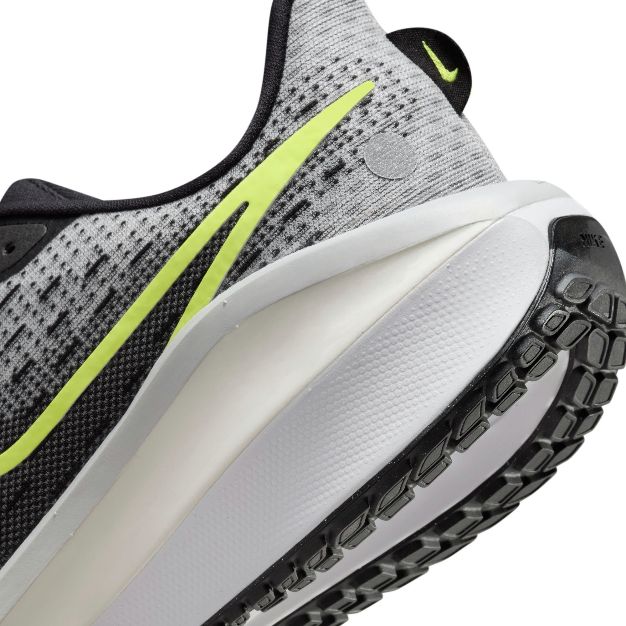 Nike Runningschoenen Vomero 17