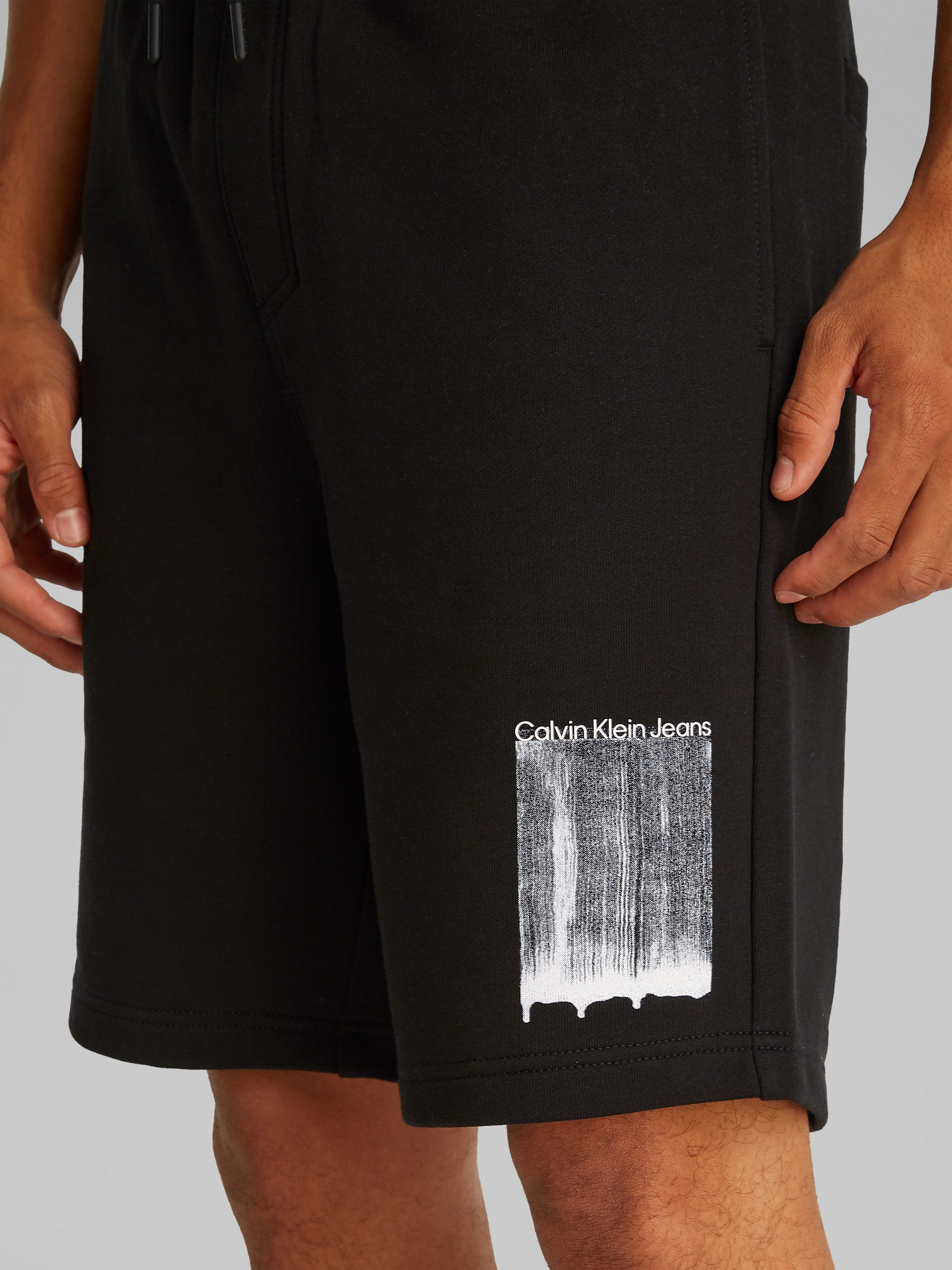 Calvin Klein Sweatshort BRUSH STROKE GRAPHIC SHORTS