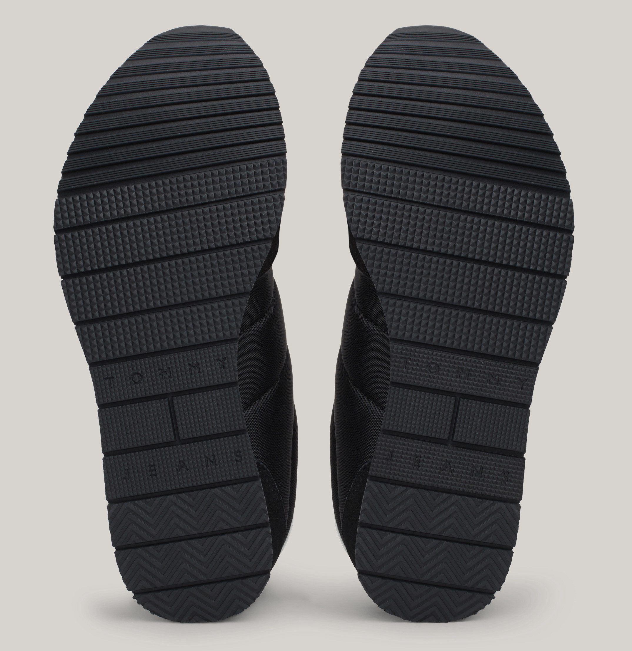 TOMMY JEANS Sneakers TJM RUNNER CASUAL ESS vrijetijdsschoen, lage schoen, veterschoen met zijlogo-vlag
