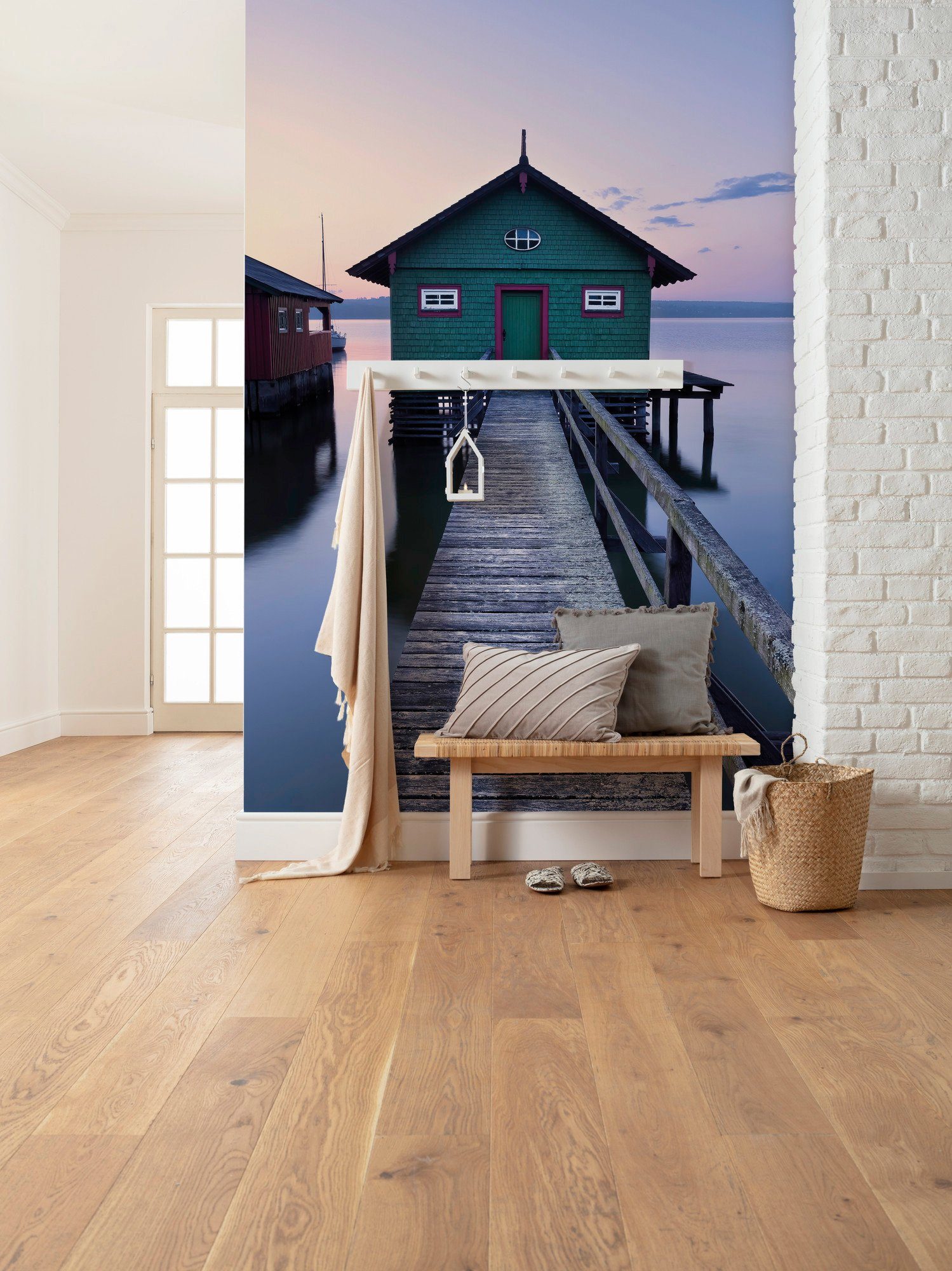 Komar Vliesbehang Digitale print vlies - Das grüne Bootshaus - Afmeting 200 x 280 cm (4 stuks)