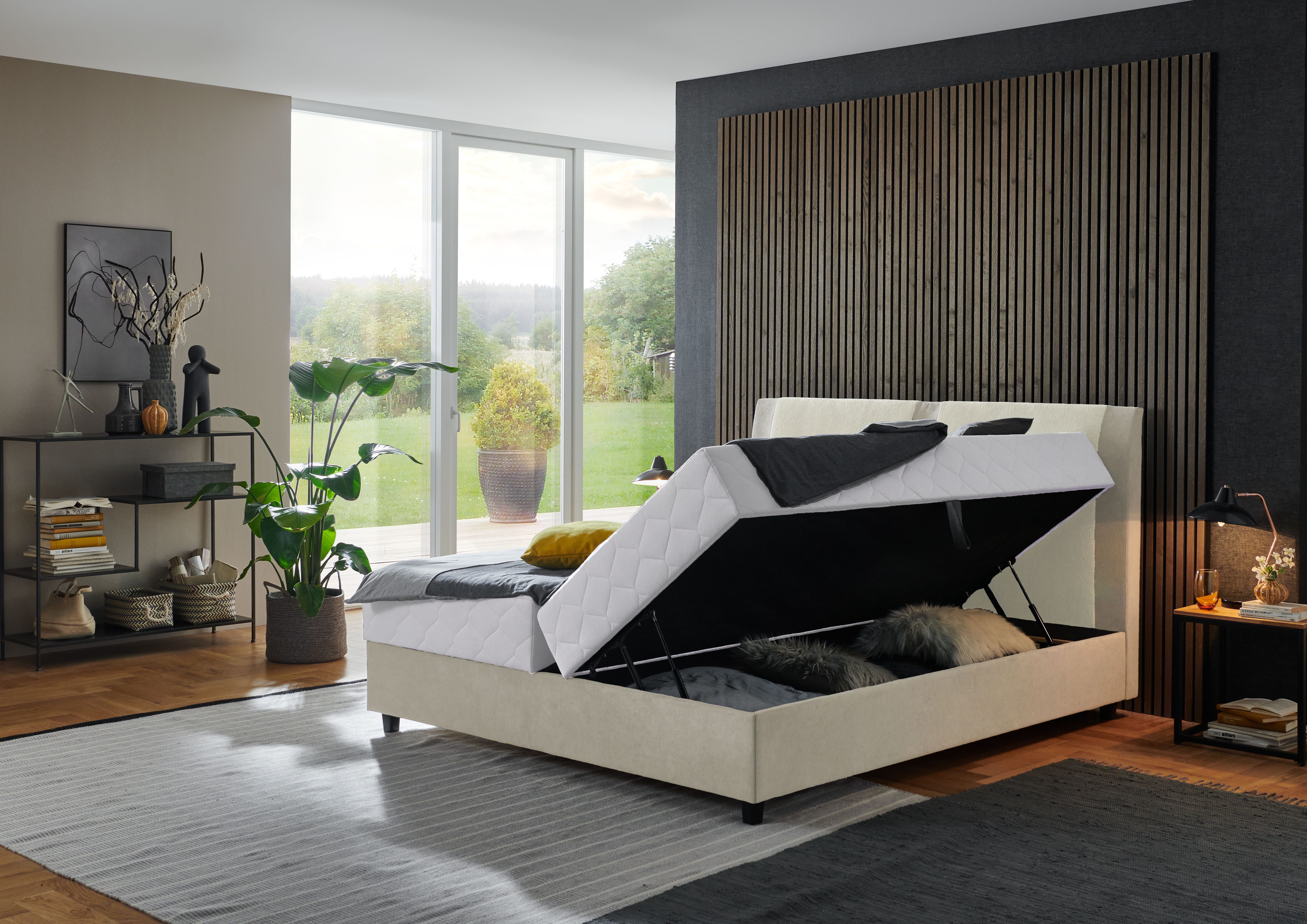 ATLANTIC home collection Boxspring Borgholm met pocketveringsmatras, bedkist en garnering in het hoofdbord