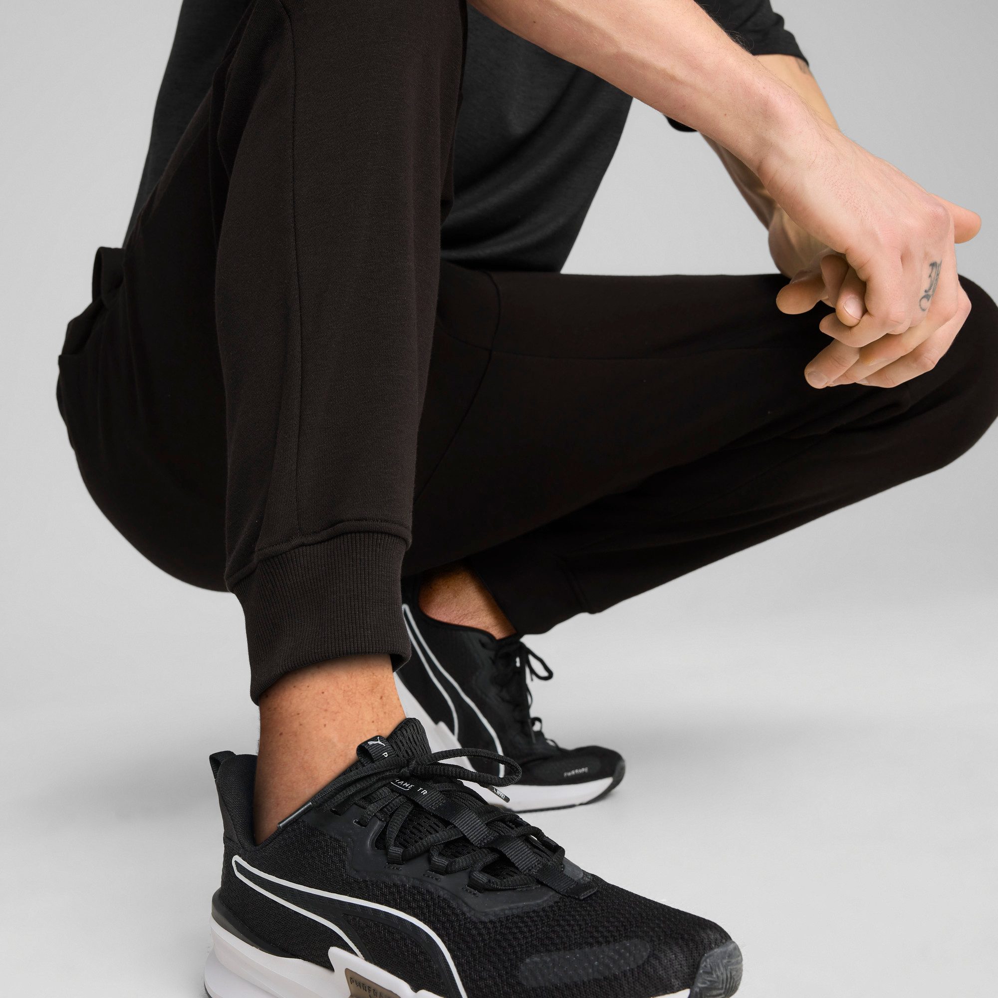 PUMA Trainingsbroek M TAD ESSENTIALS FRENCH TERRY JOGGER