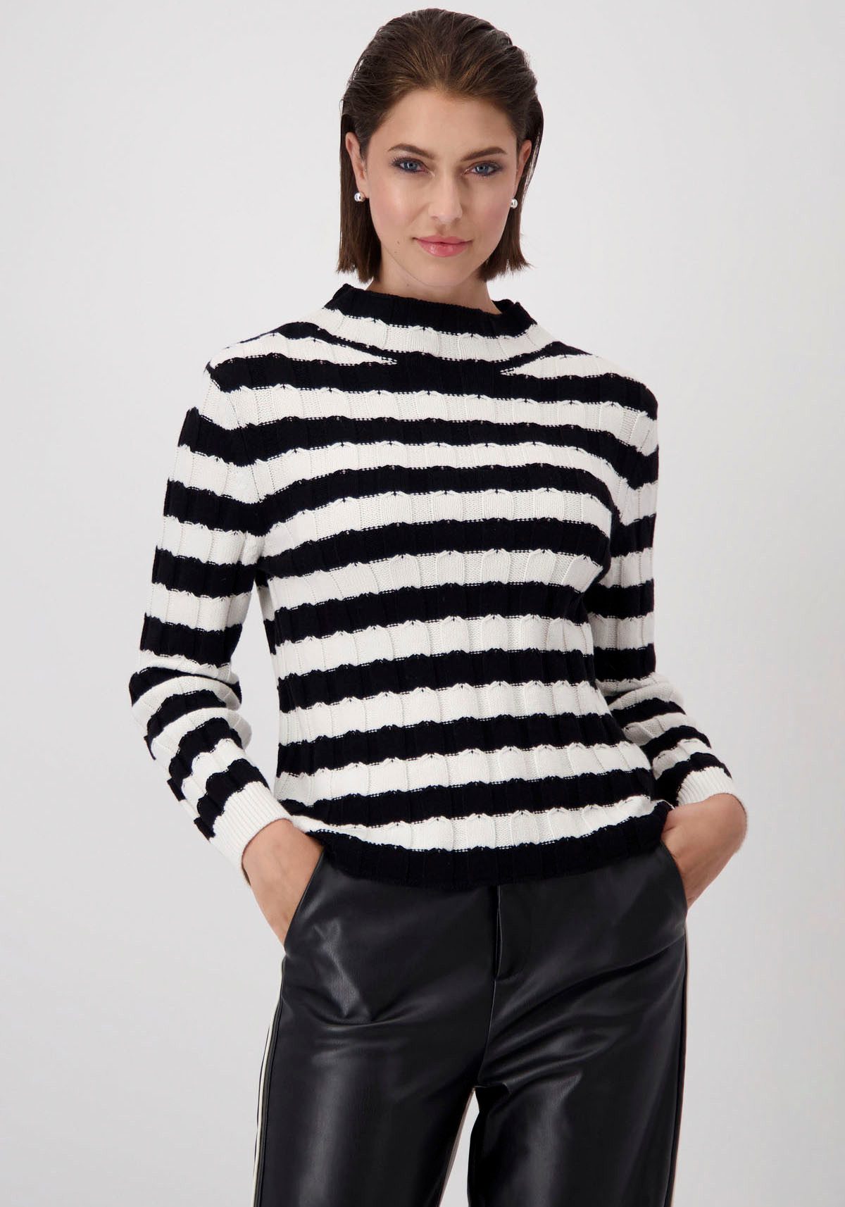 Monari Trui met ronde hals Pullover Zopf Ringel