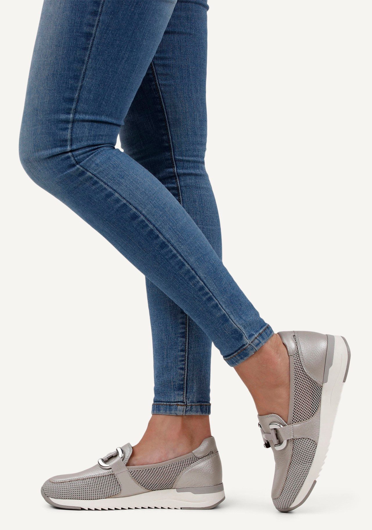 Caprice Instappers , slip-on sneaker, vrijetijdsschoen, instapschoen met decoratieve gesp