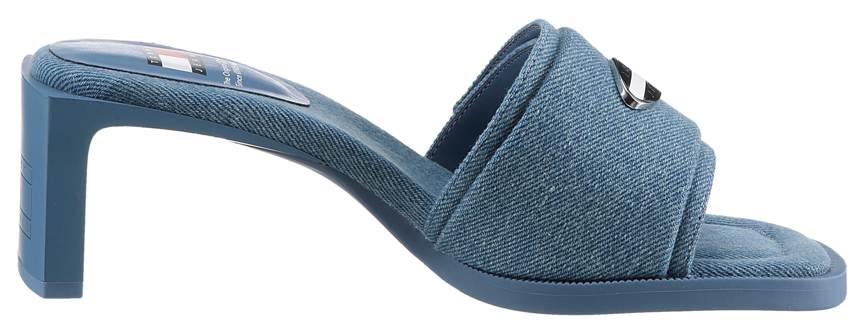 TOMMY JEANS Slippers THE SOHO HEEL DENIM feestdagmode, zomerschoen met brede bandage en klittenband