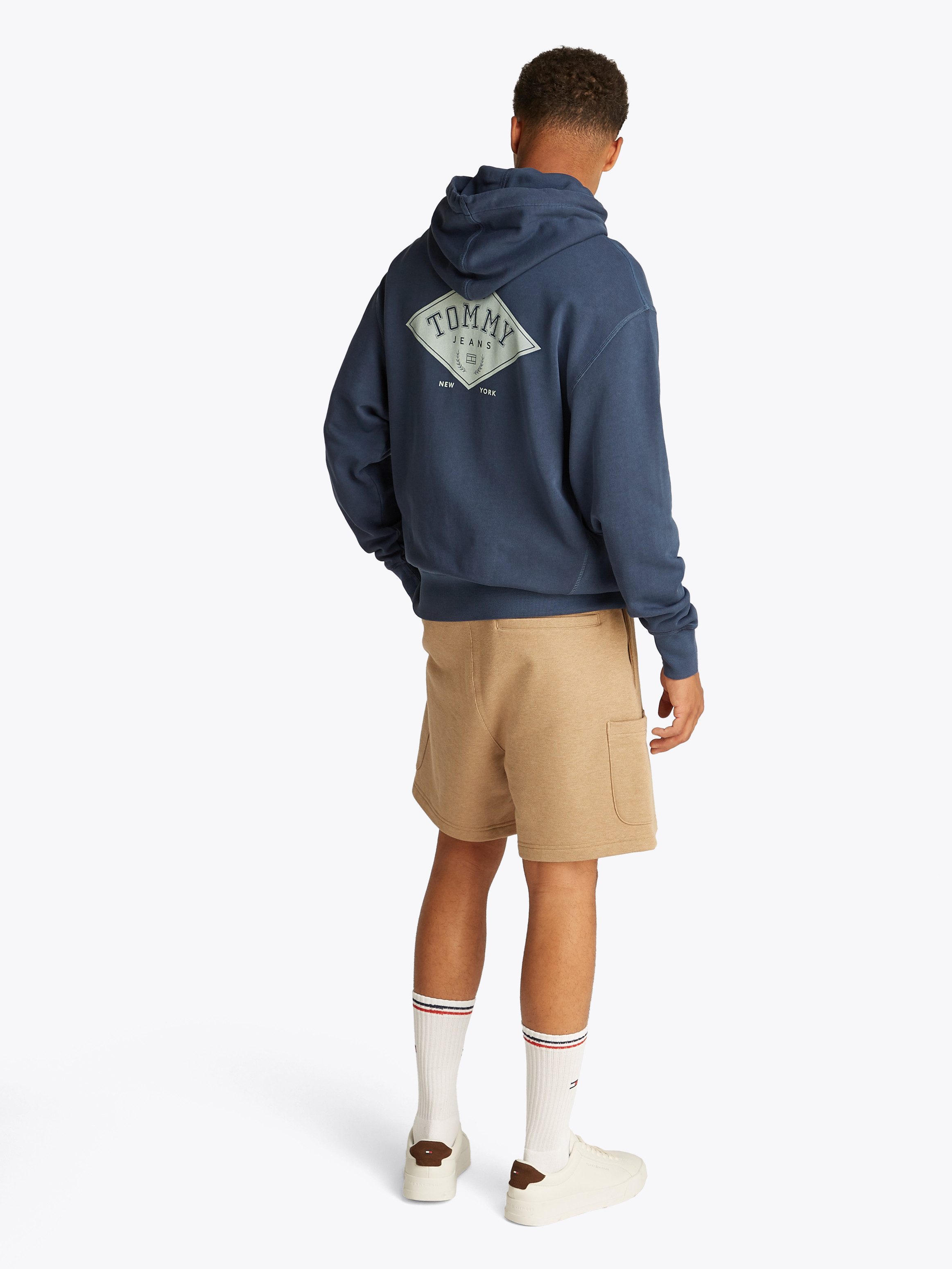 TOMMY JEANS Hoodie TJM RLX VARSITY GRAPHICS HOODIE