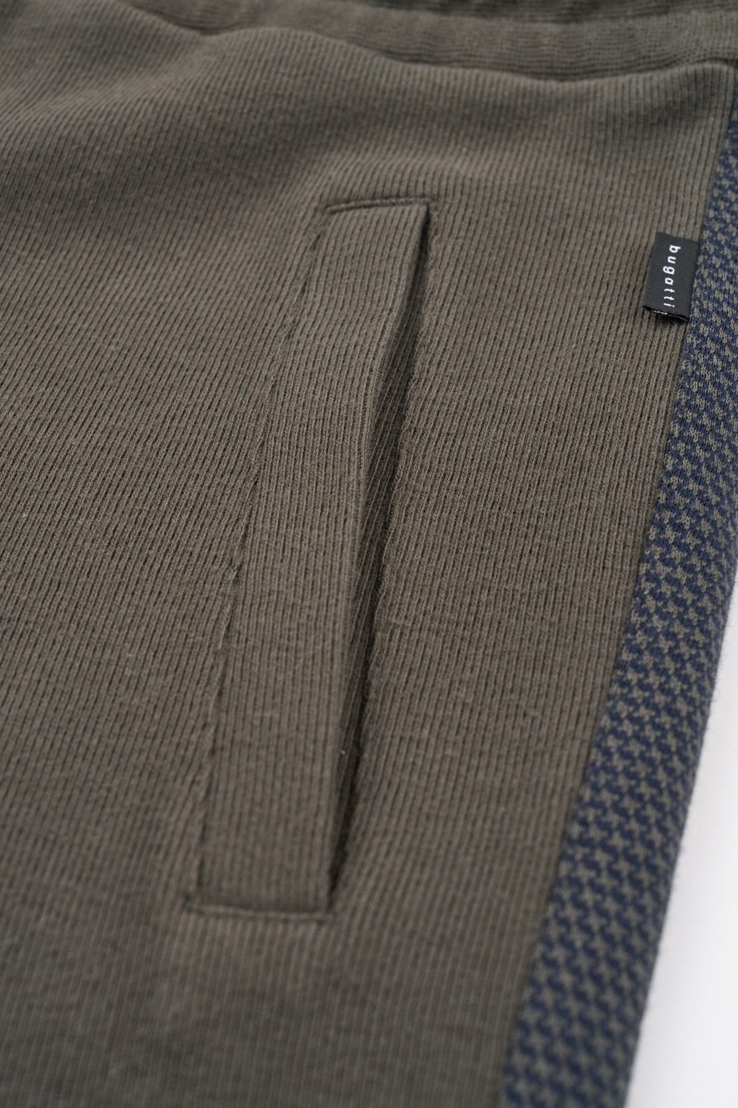 Bugatti Sweatbroek met strookzakken