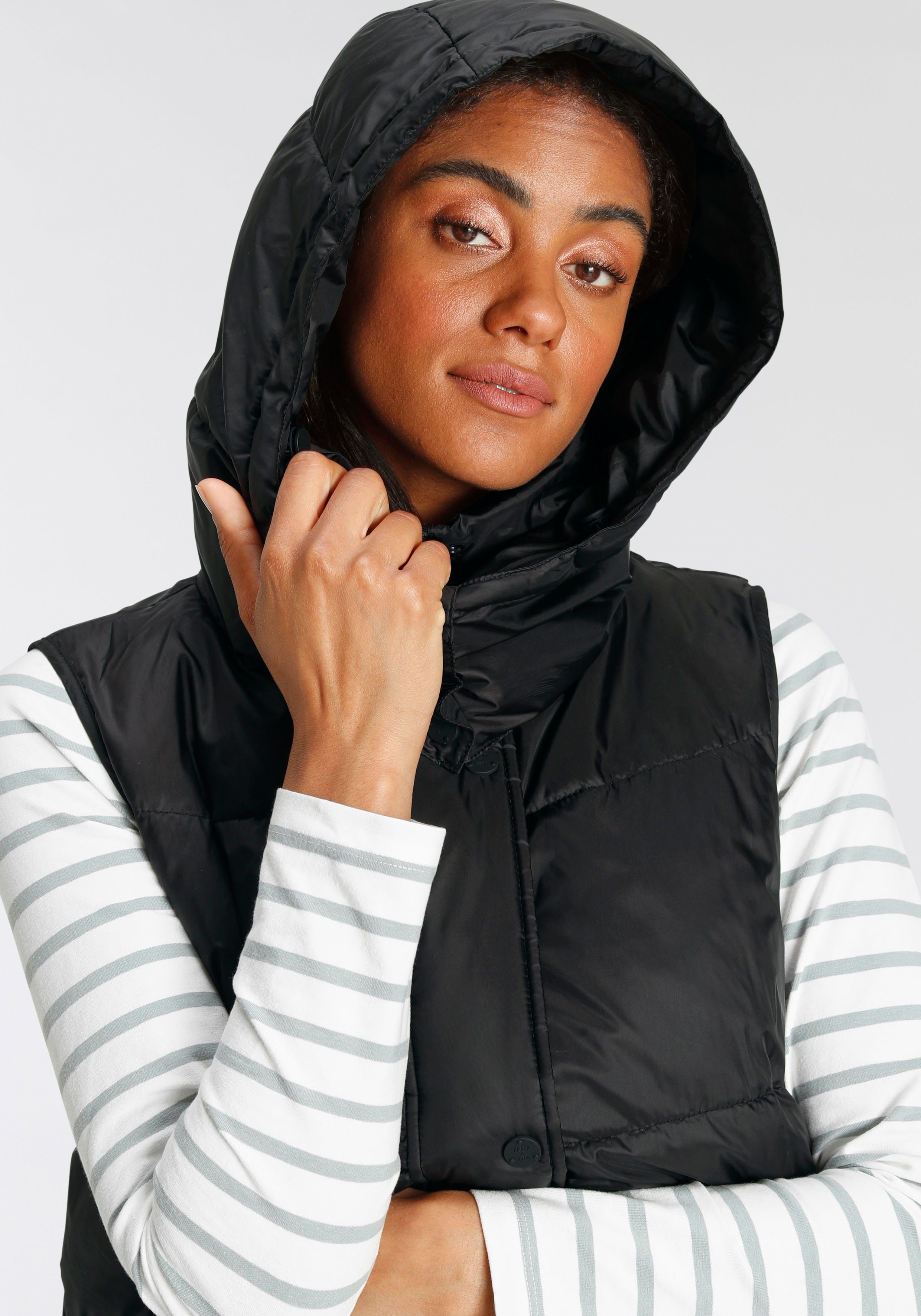 Amber & June Bodywarmer met warme kraag
