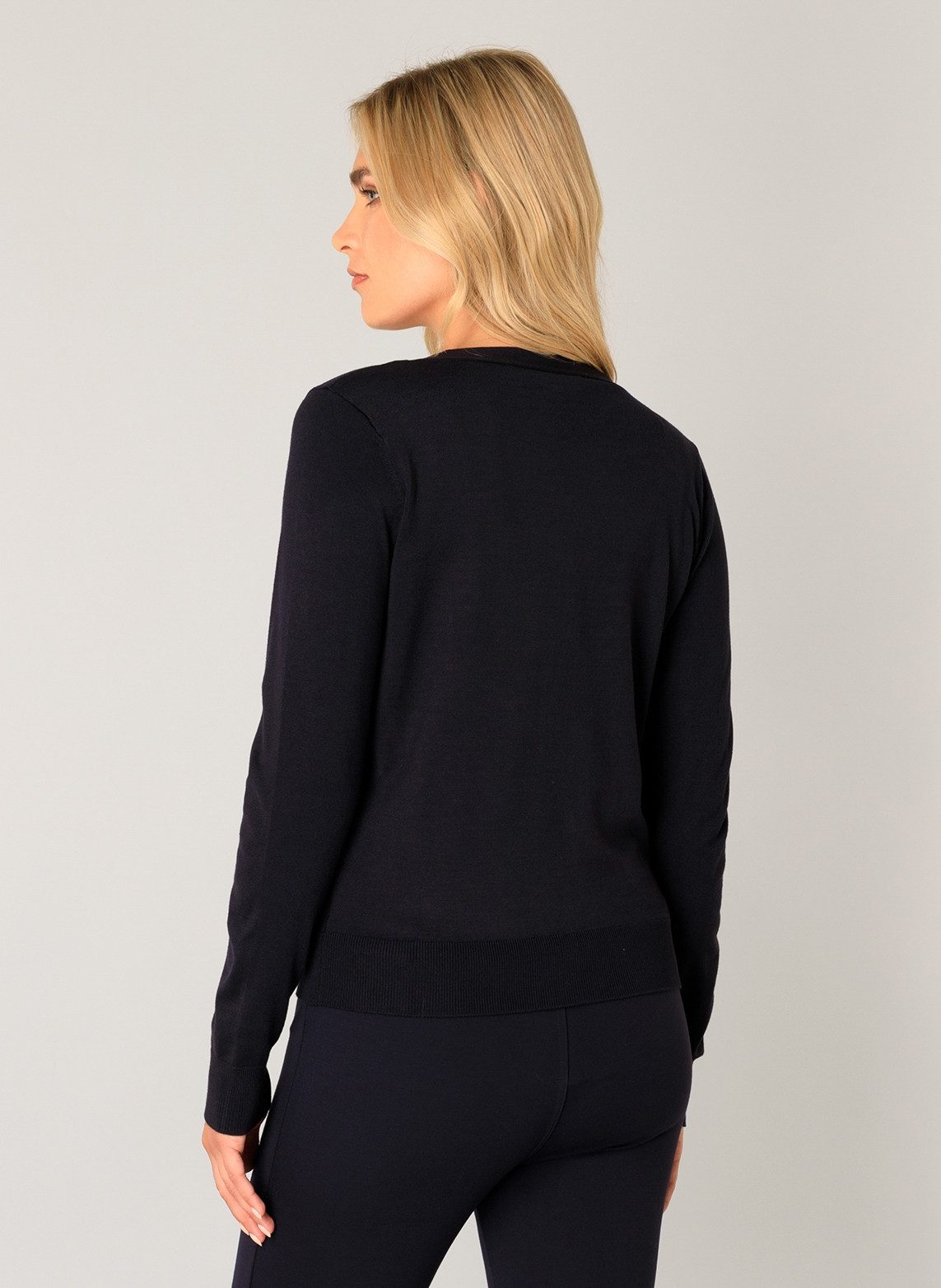 Base Level Vest Yvon