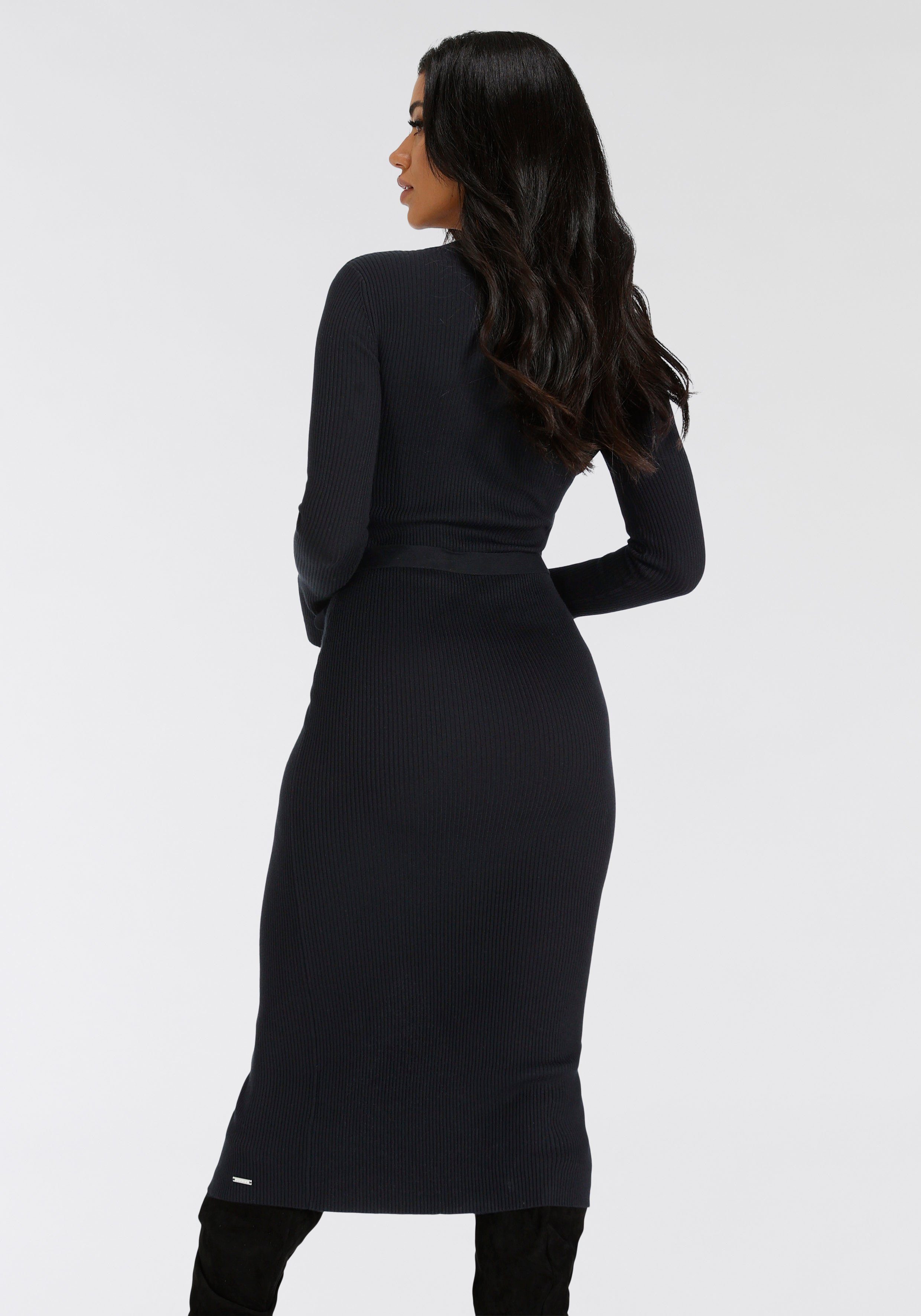 Bruno Banani Gebreide jurk kuitlang, elegant en feminin, van viscosemix