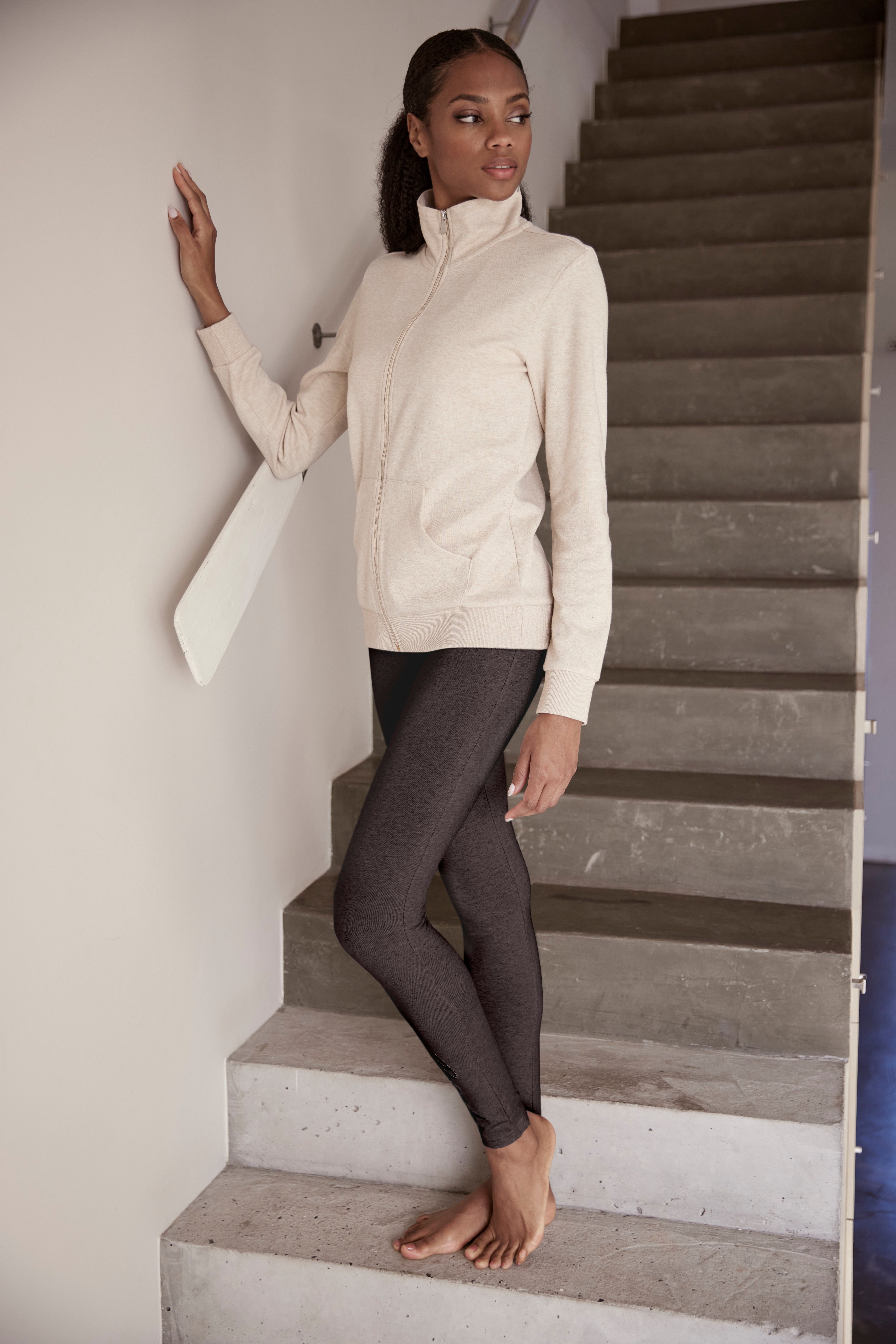 Bench. Loungewear Sweatvest - lounge jas met glanzende logostiksel op de staande kraag, loungewear