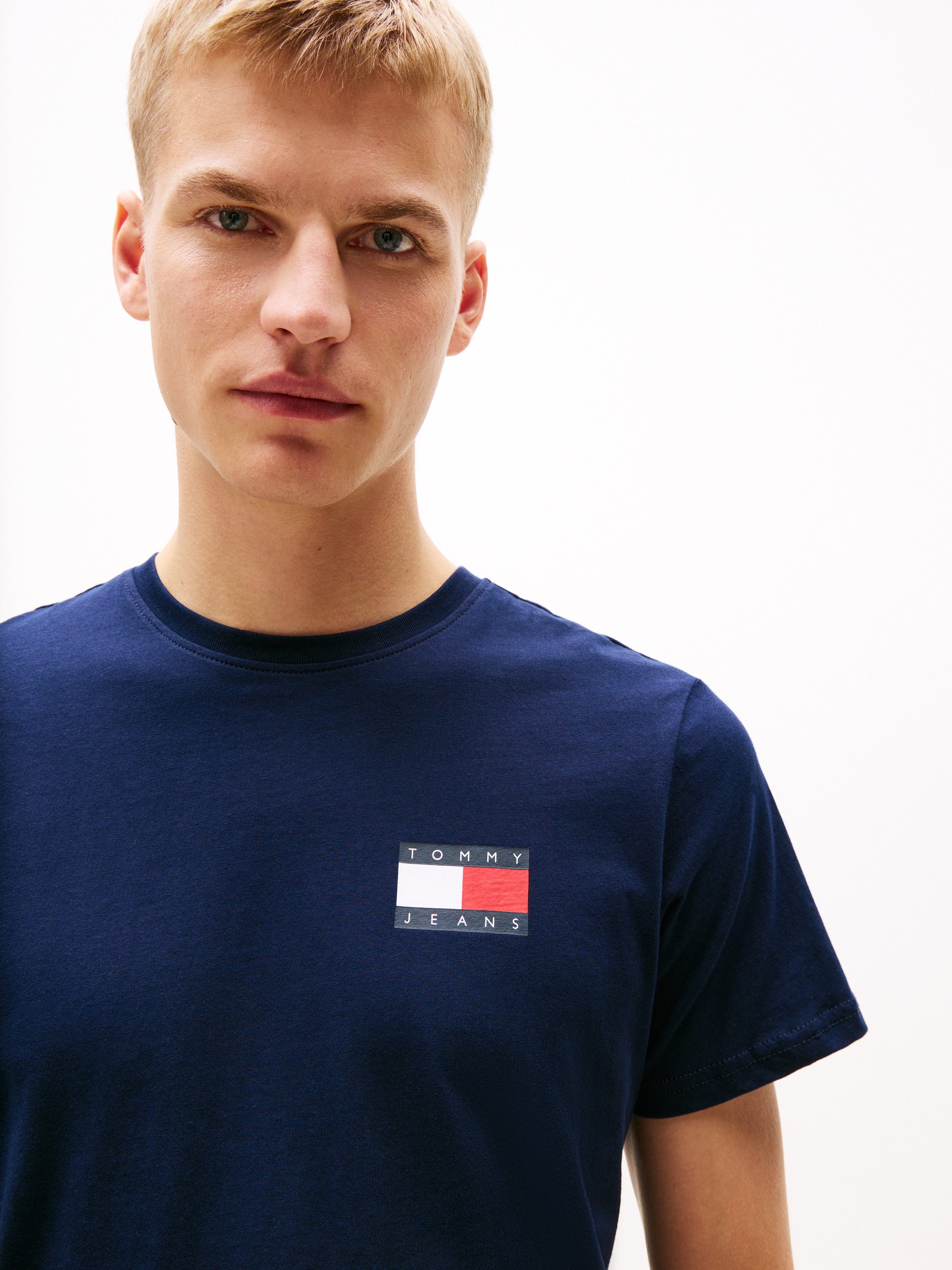 TOMMY JEANS T-shirt TJM SLIM ESSENTIAL FLAG TEE EXT