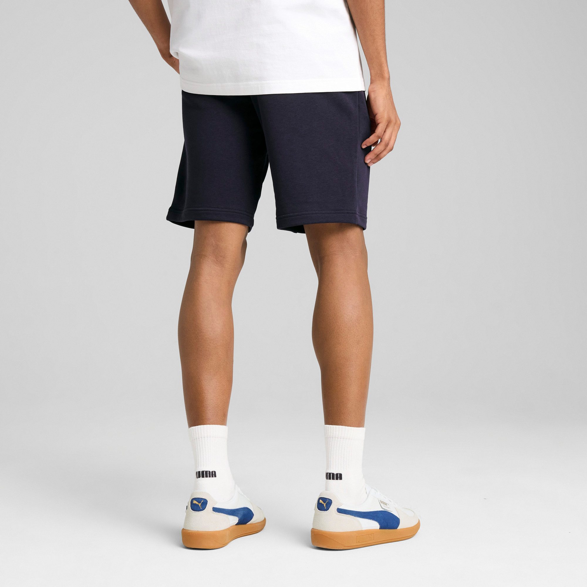 PUMA Trainingsshort ESS NO. 1 LOGO SHORTS 10" Sweatshorts met zacht French Terry materiaal