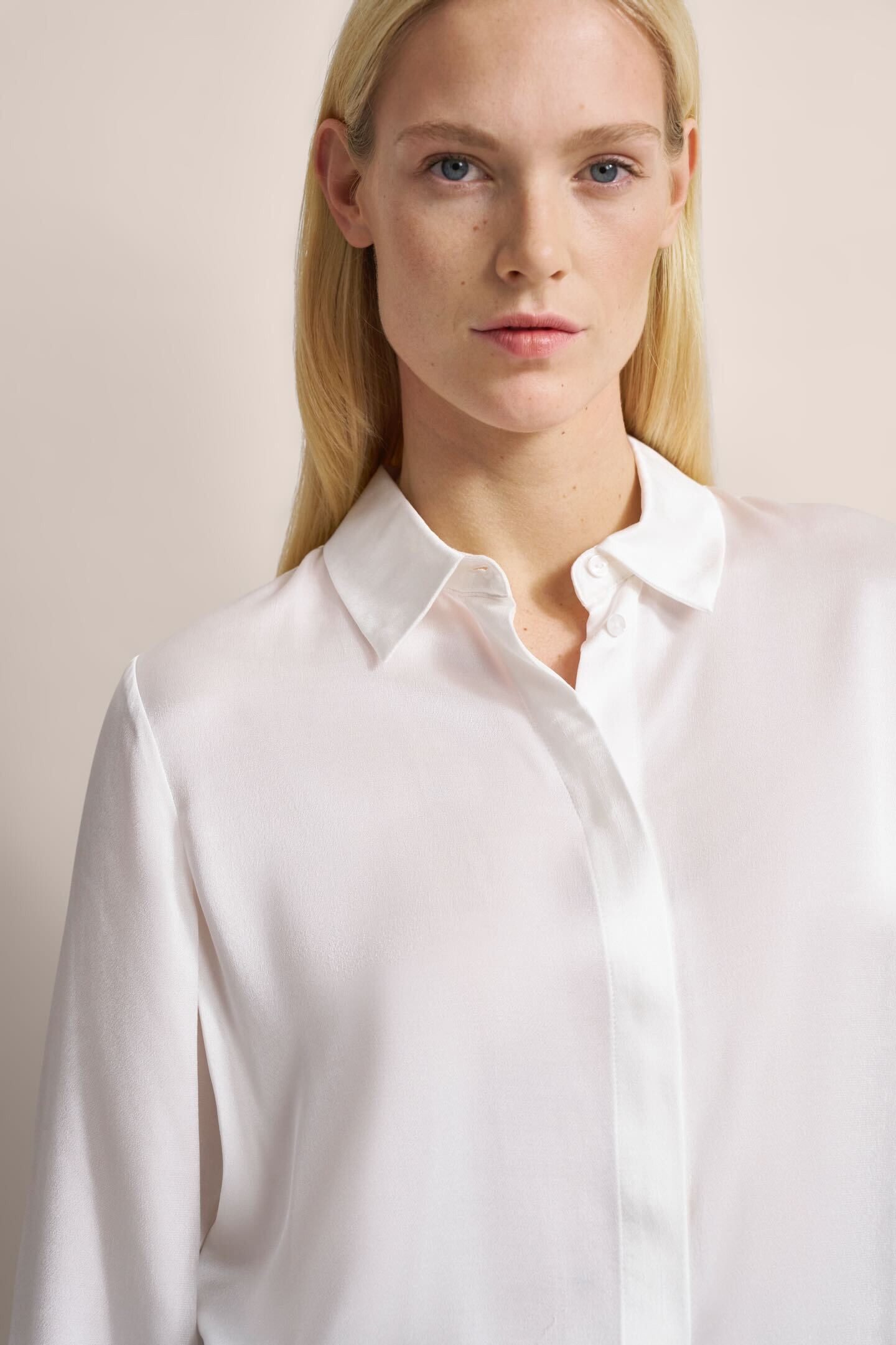 Bugatti Blouse met lange mouwen met een afgeronde zoom