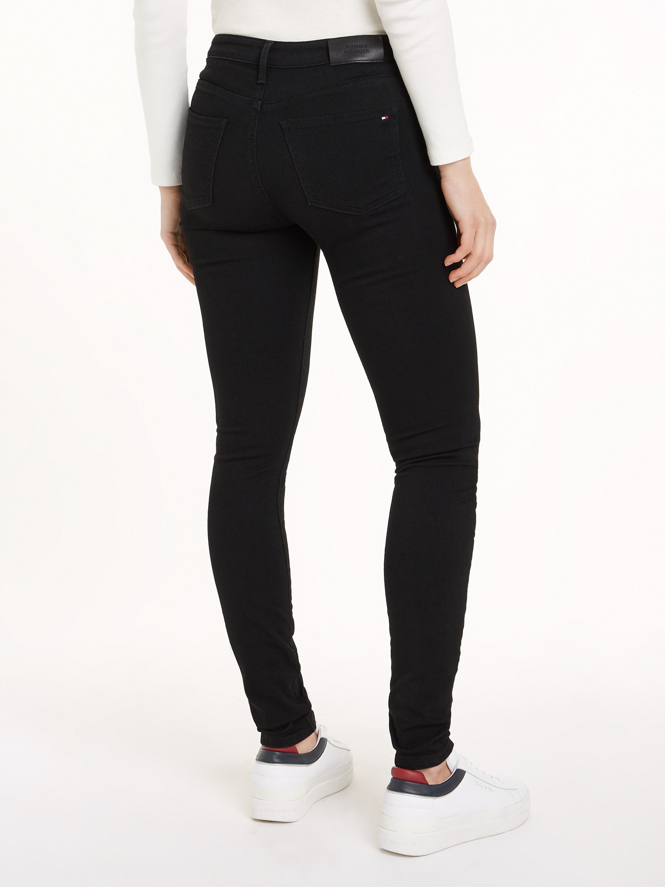 Tommy Hilfiger Skinny fit jeans COMO SKINNY RW BLACK met logo-badge