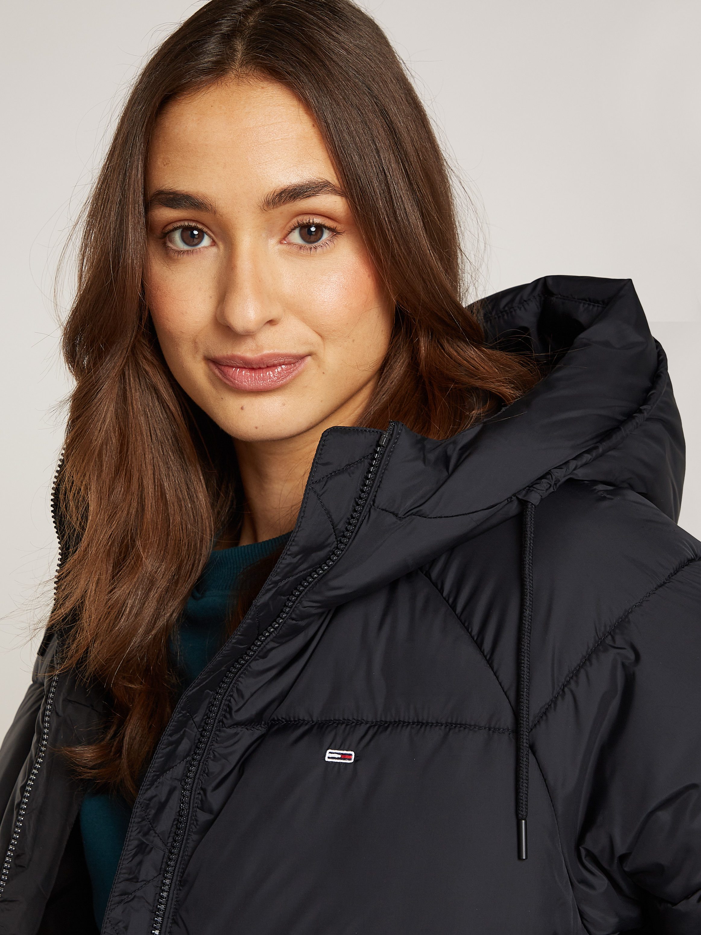 Tommy Jeans Curve Gewatteerde jas JW ASPEN PUFFER EXT met hoge kraag, capuchon, paspelzakken