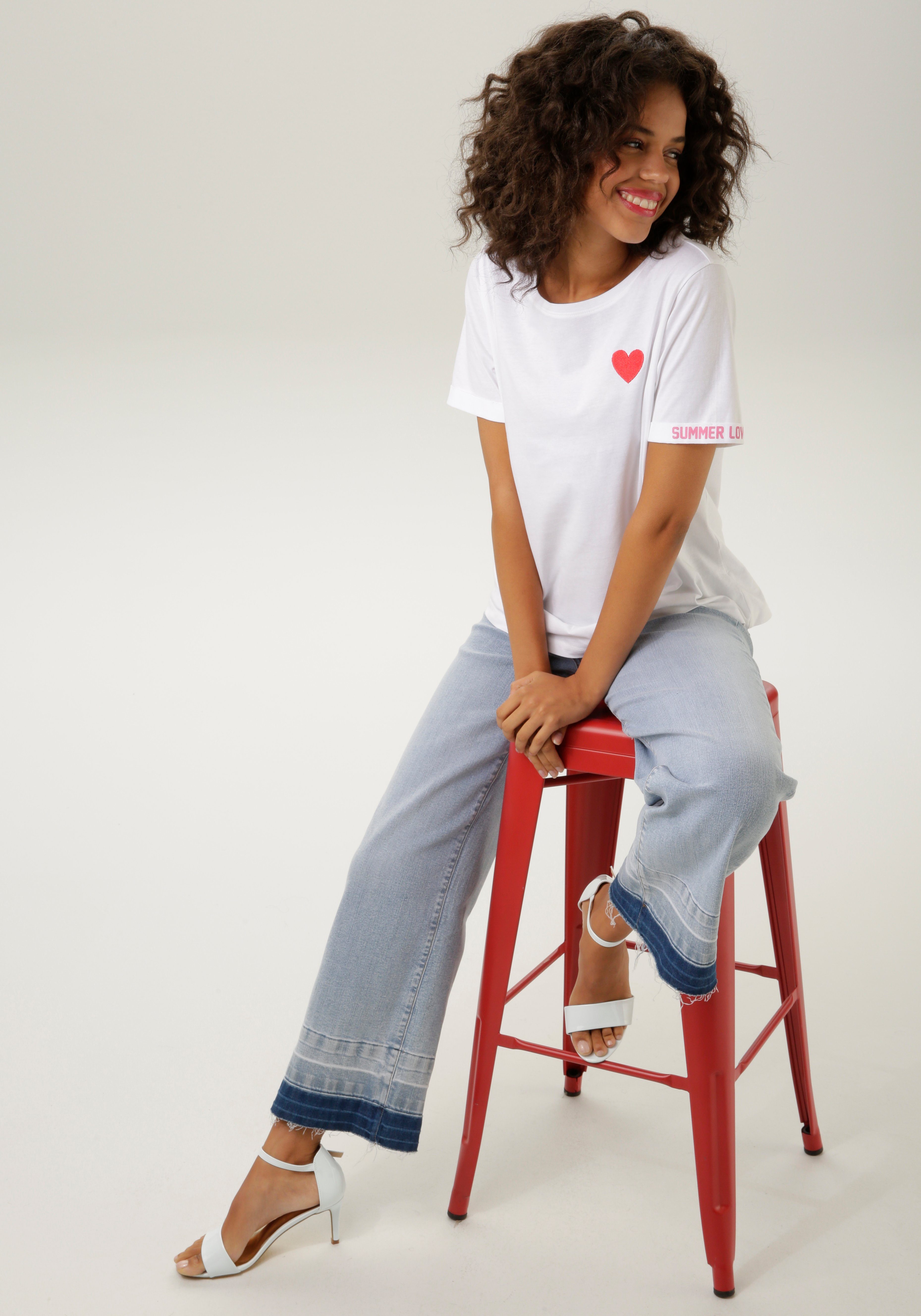 Aniston CASUAL Straight jeans met een trendy wassing op de licht gerafelde zoom