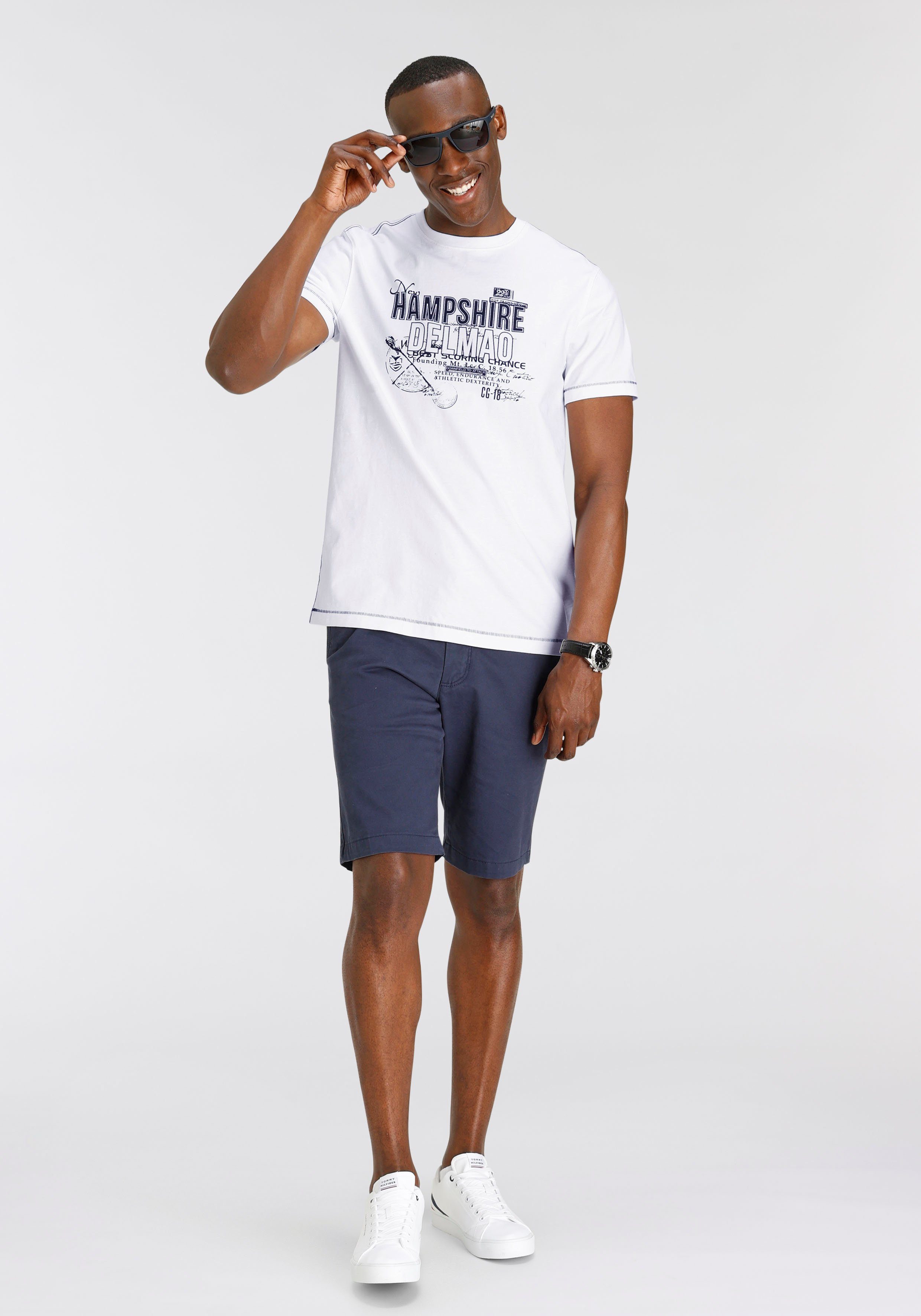 DELMAO T-shirt Korte mouw, casual pasvorm, met stijlvolle print, ronde hals