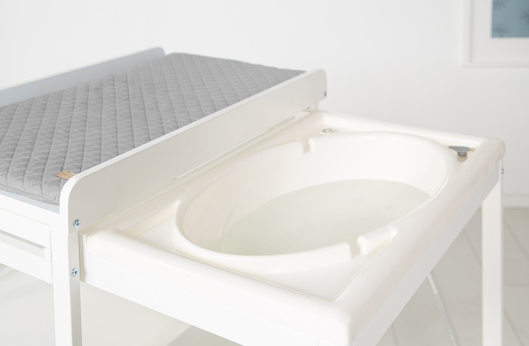 Roba® Badstandaard/commode Stijl, babyzwembad, wit inclusief uittrekbare badkuip en aankleedkussen zilvergrijs