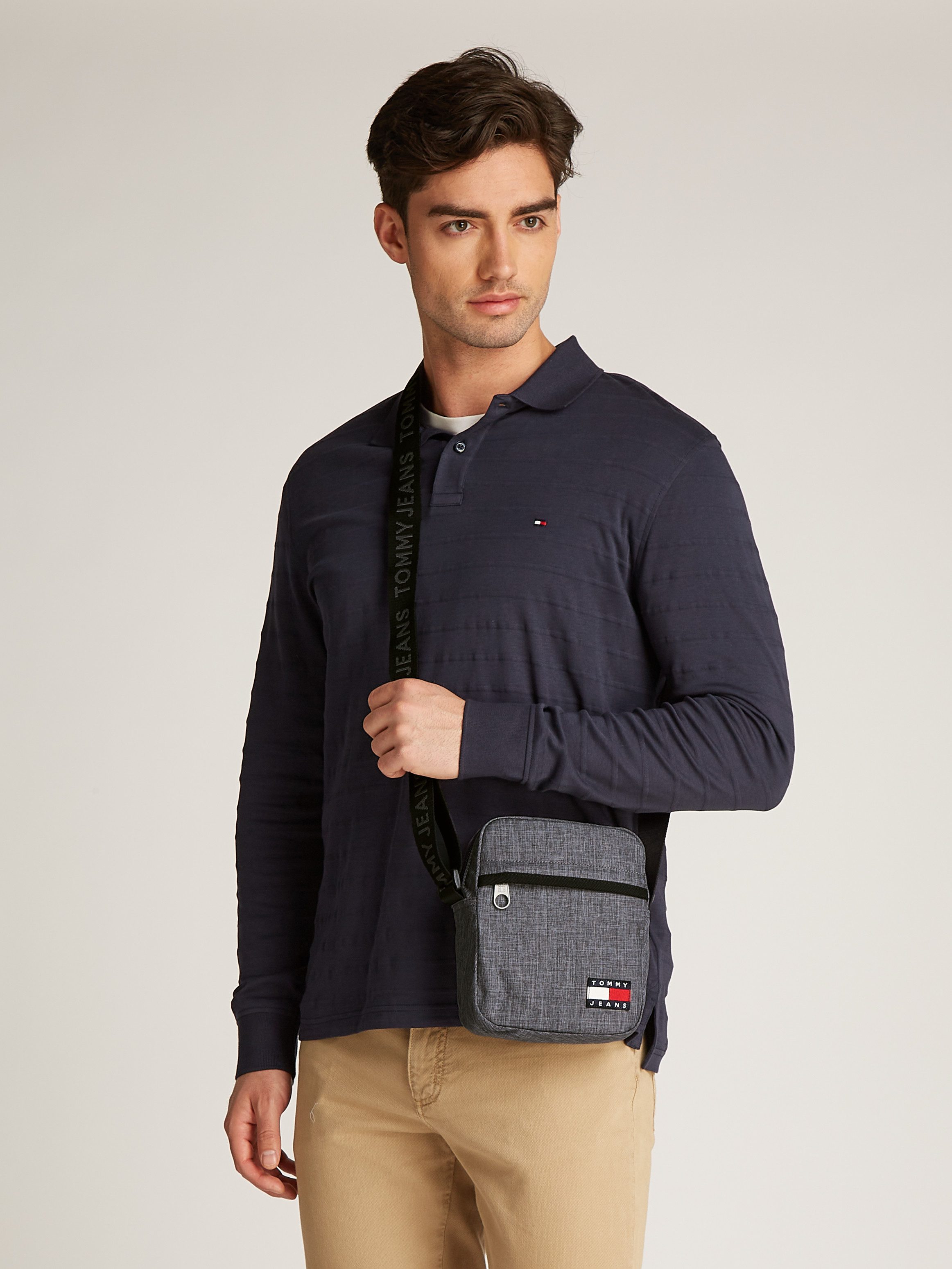 TOMMY JEANS Schoudertas TJM ESS DAILY SEASONAL REPORTER heren mini bag schoudertas met logo-bedrukte schouderriem