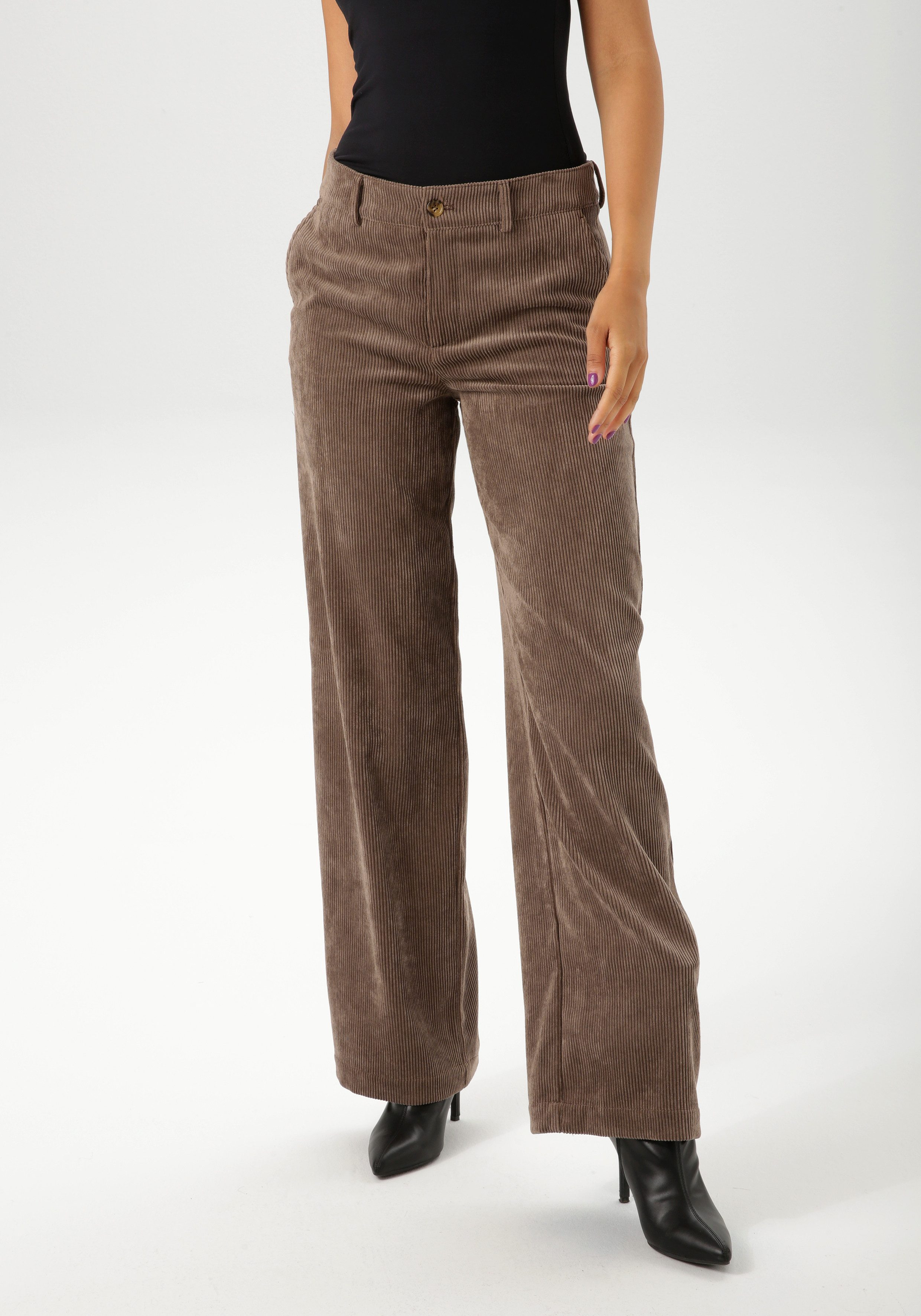 Aniston CASUAL Cordbroek met trendy, wijd been - nieuwe collectie