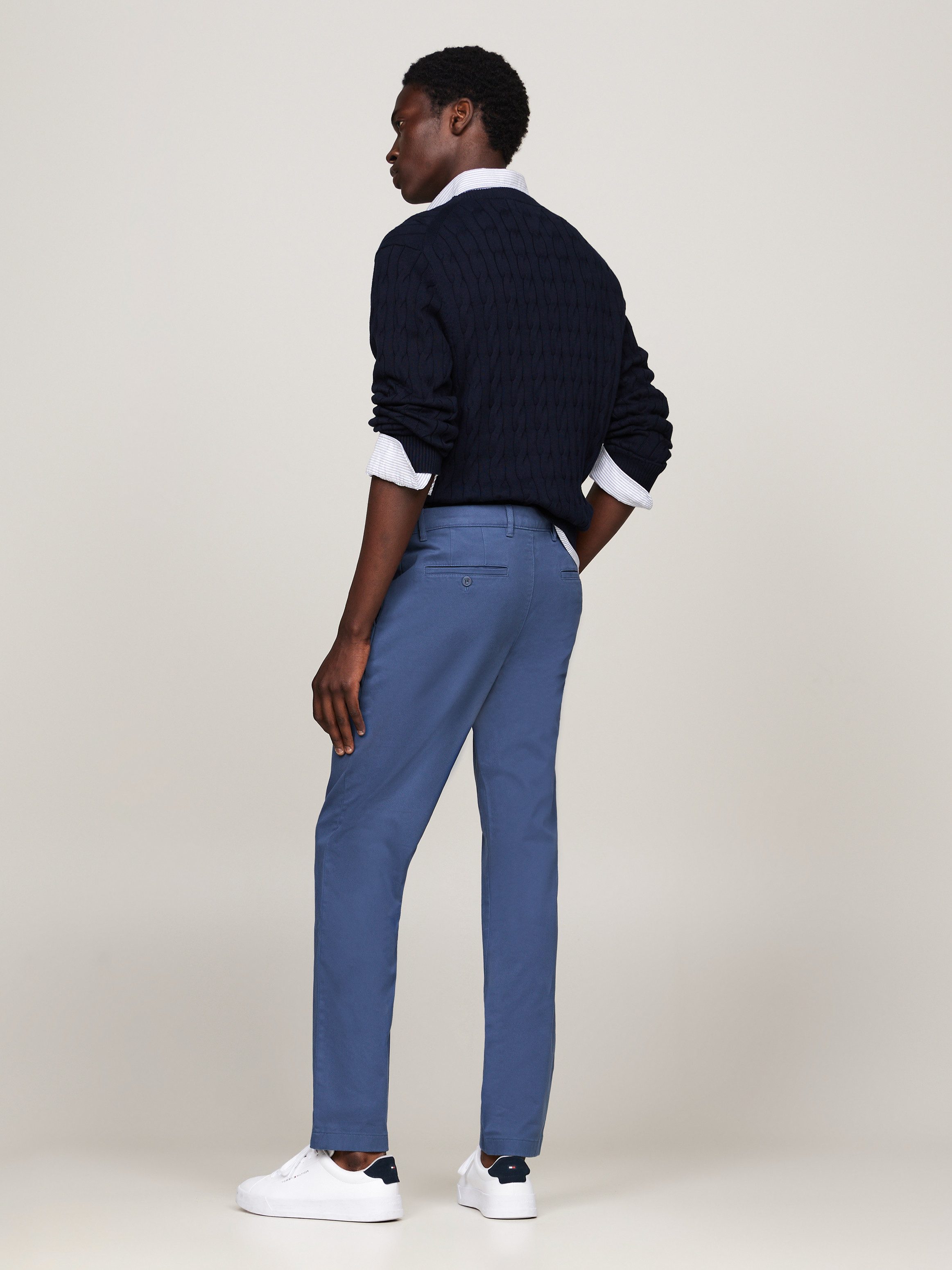 Tommy Hilfiger Chino DENTON CHINO SATIN met achterzakken met knoop logo-borduursel