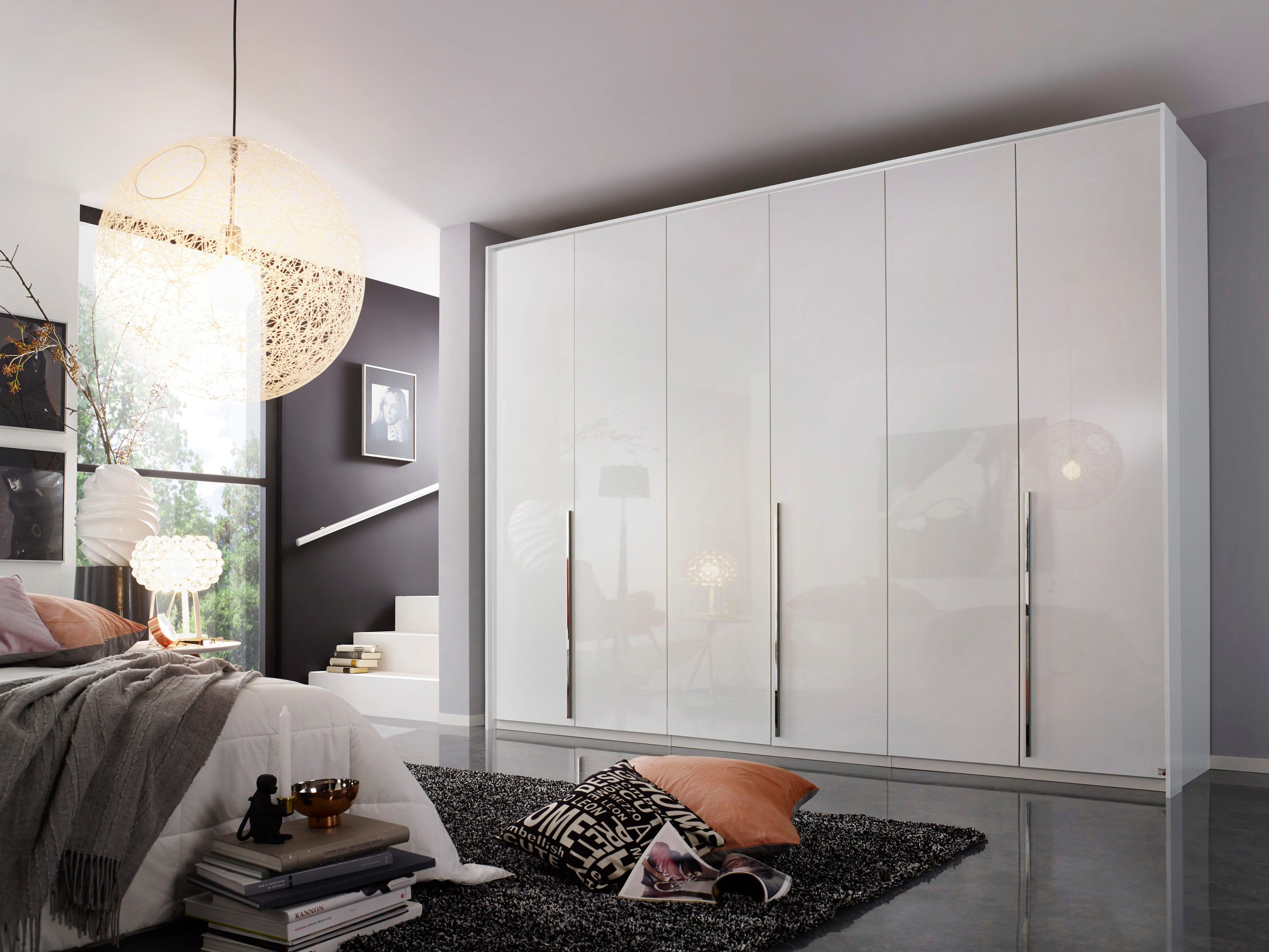 rauch Draaideurkast Montclar Passe-partout optioneel met verlichting, incl. vele accessoires