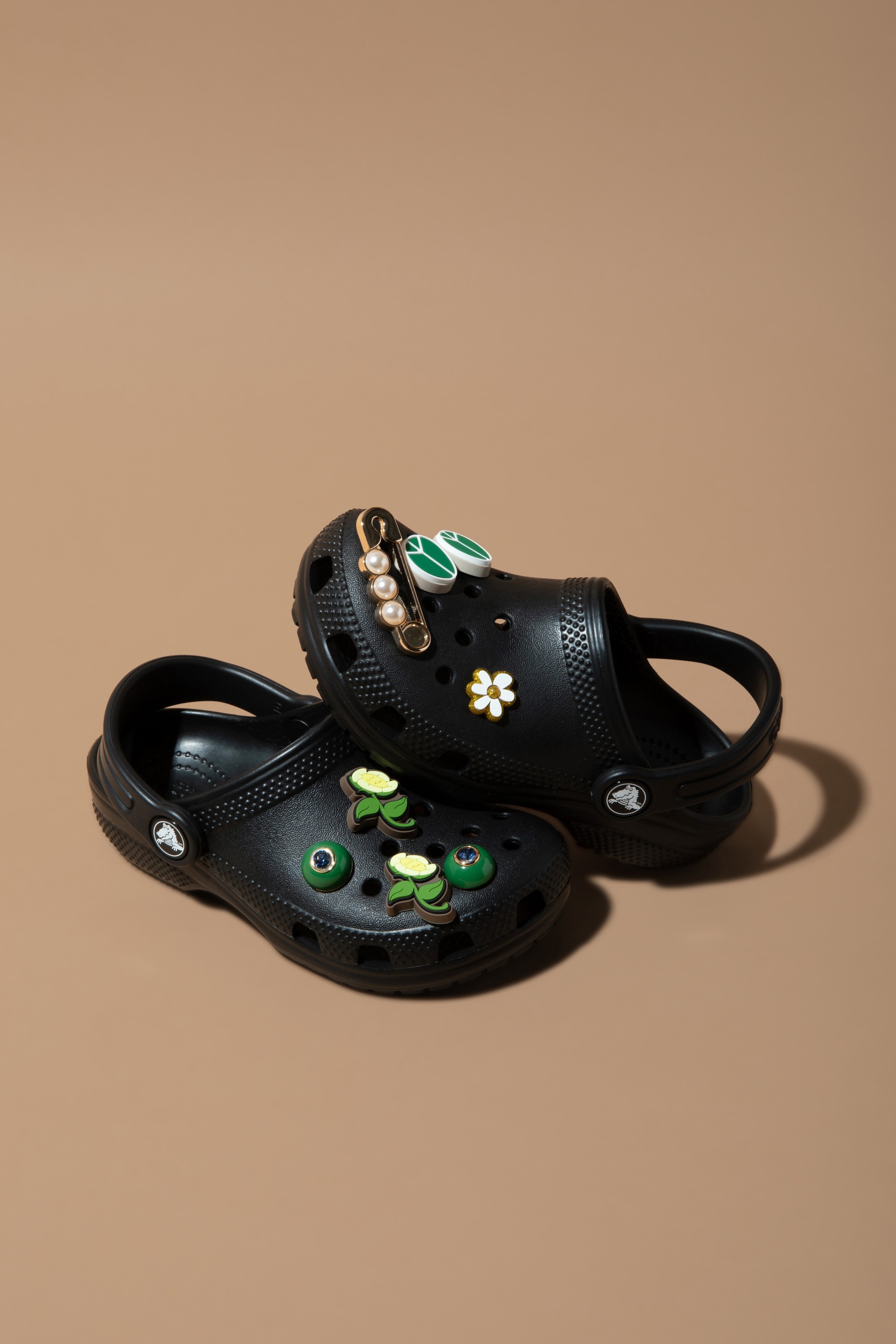 Crocs Clogs Classic K , zomerschoen, pantoffel, badschoen met draaibaar hielriempje