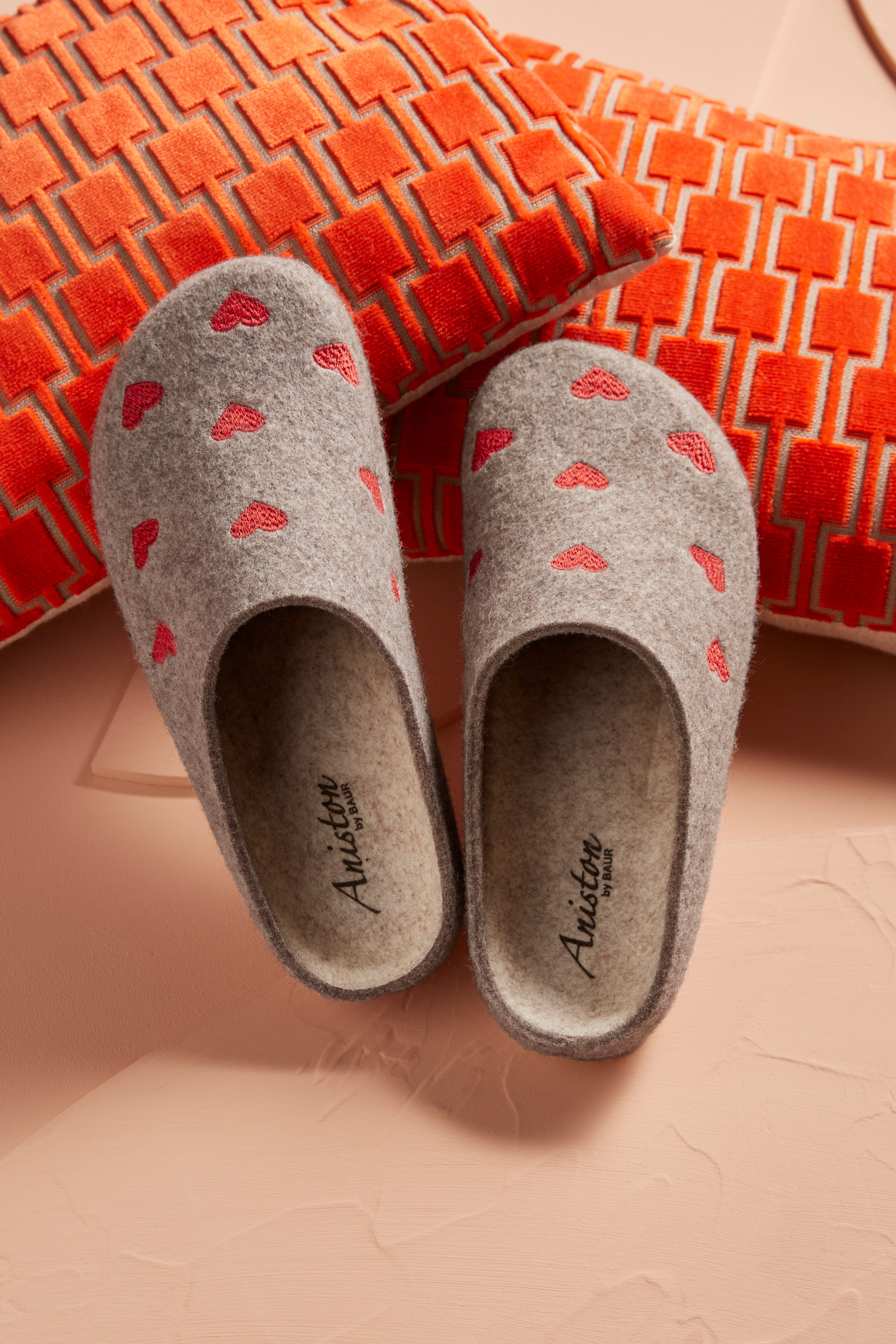 BIO Life Clogs Pantoffel, homeslipper met hartjes-borduurwerk - NIEUWE COLLECTIE