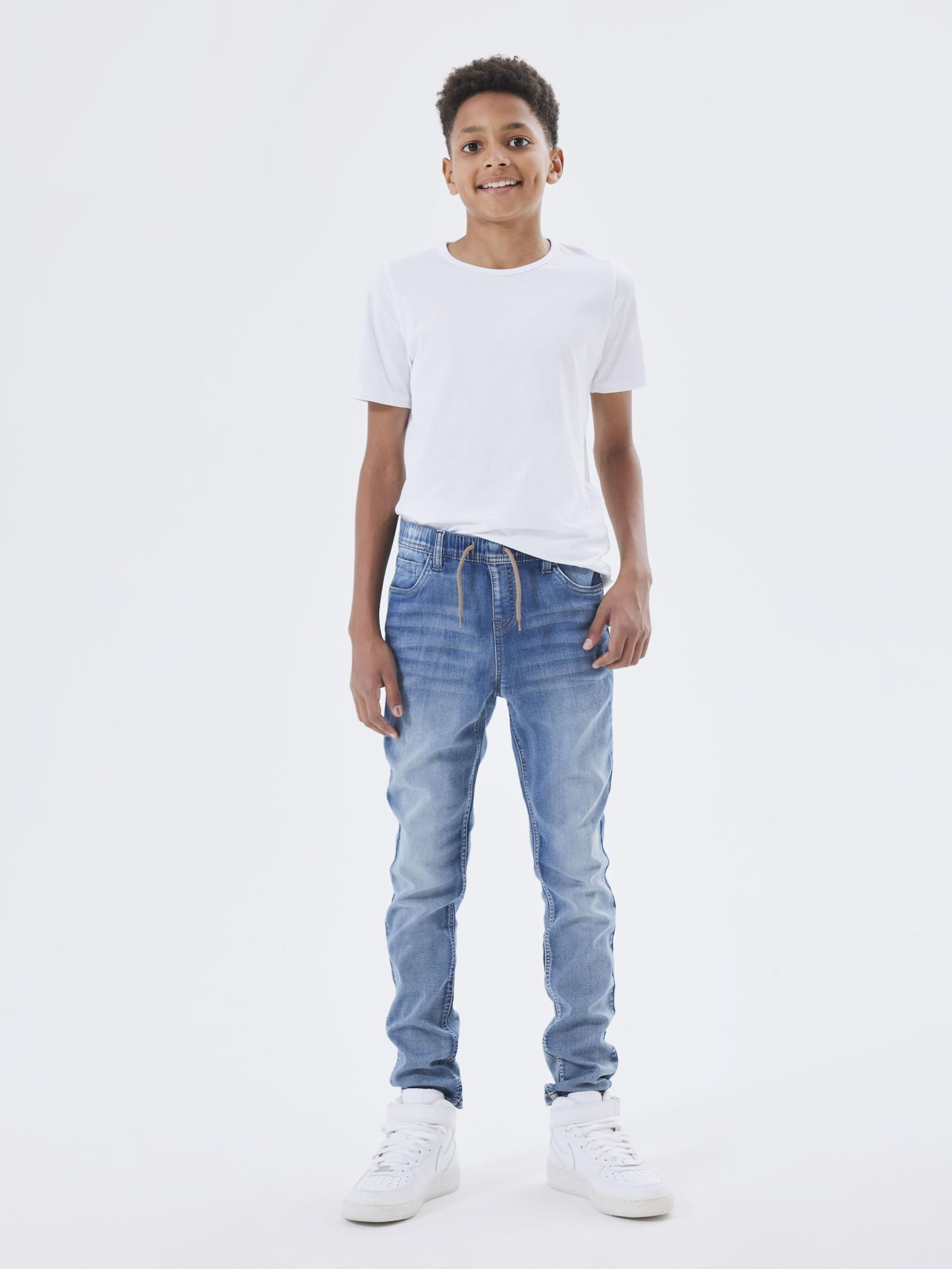 Name It Comfortjeans NKMROBIN DNMTHAYER SWE