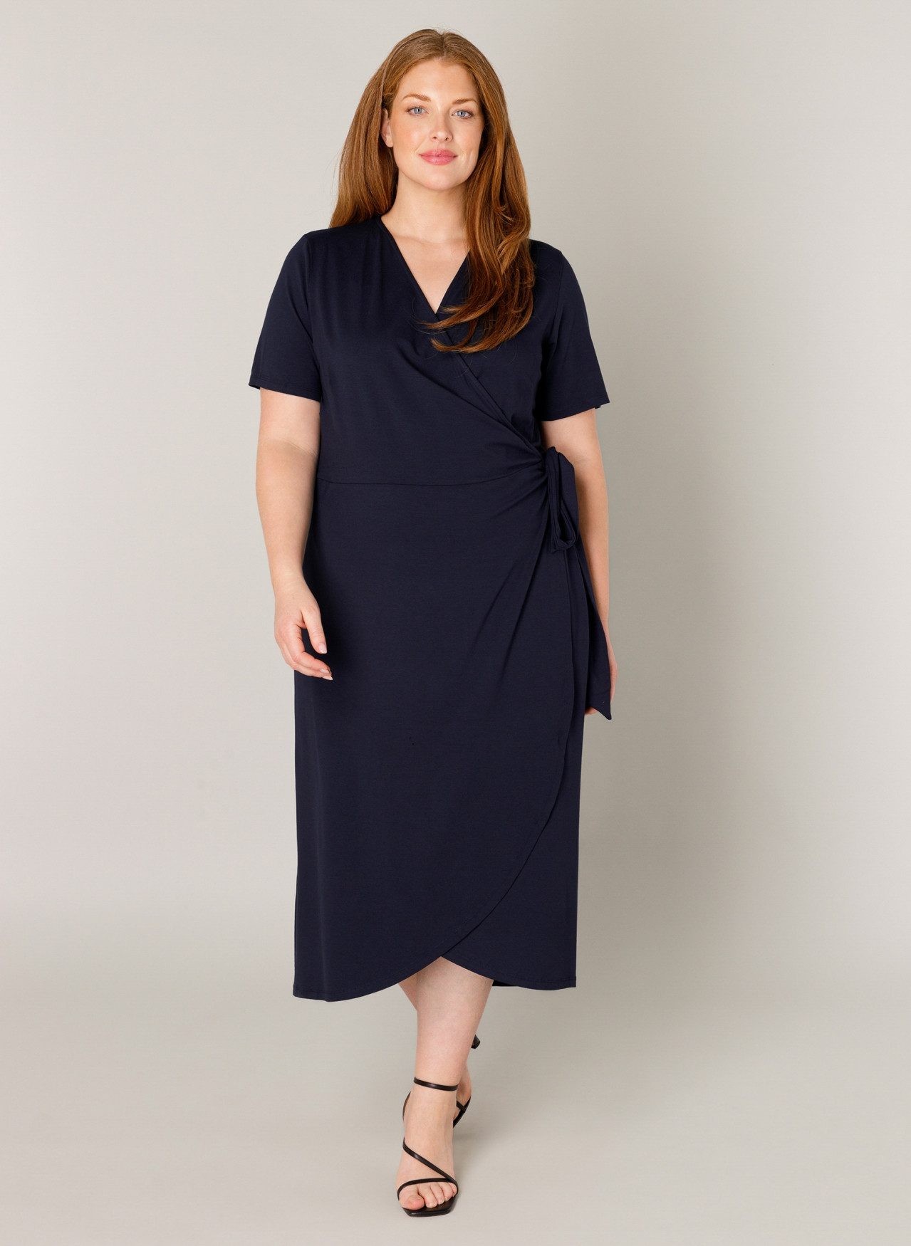 Base Level Curvy Wikkeljurk Abbie Soepelvallende viscose-mixkwaliteit