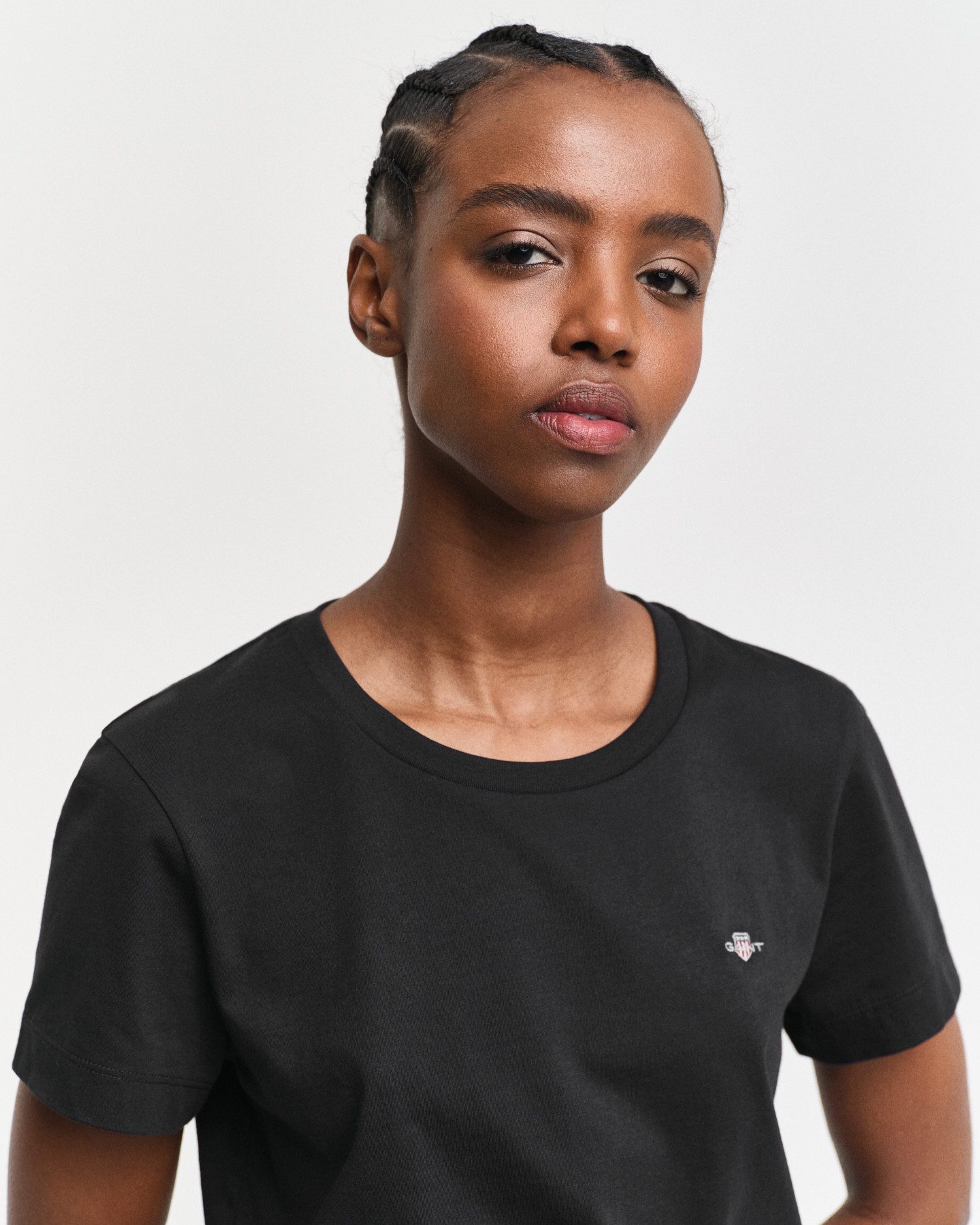Gant T-shirt REG SHIELD KA T-SHIRT met een klein geborduurd wapenschild op de borst