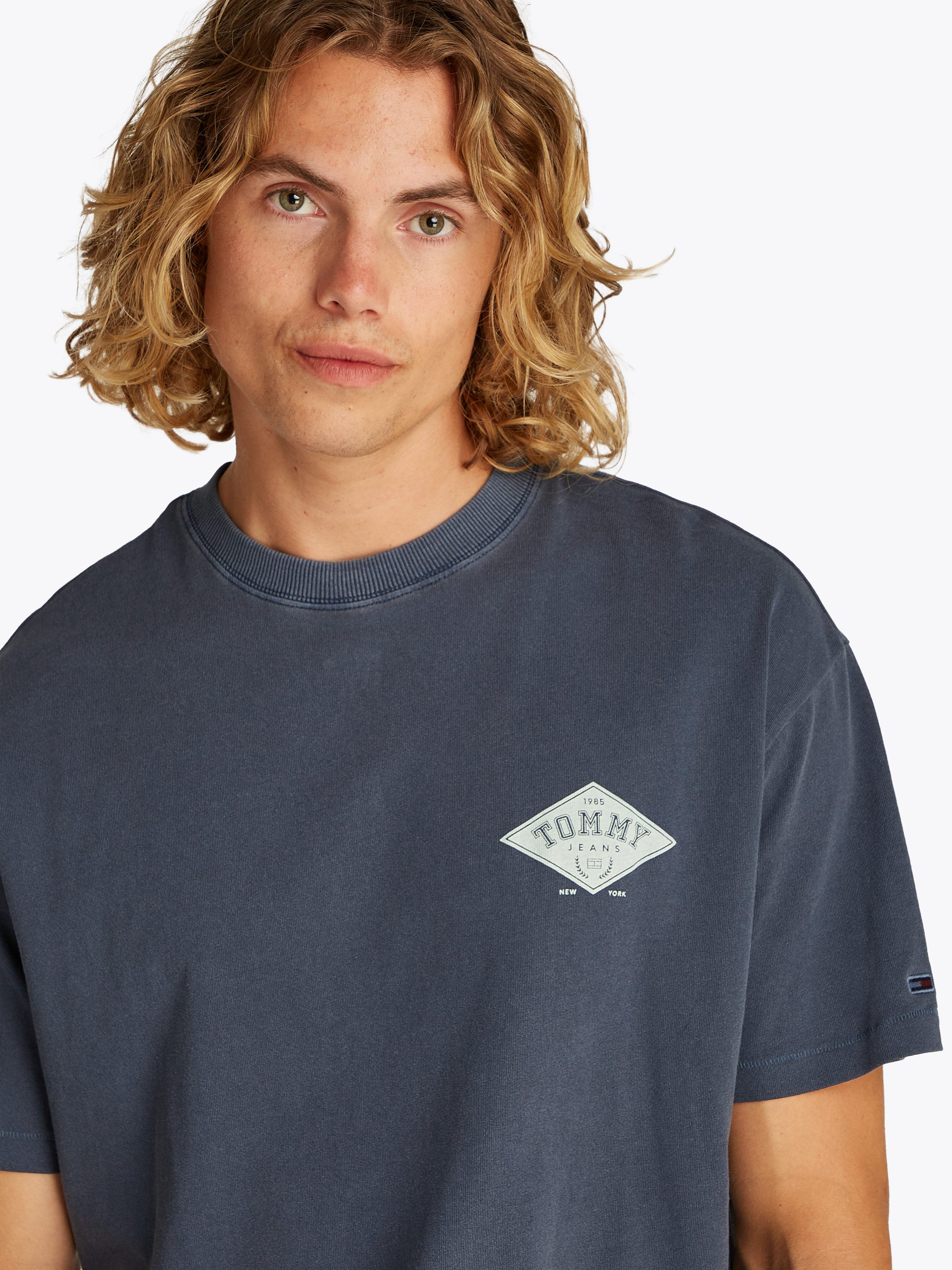 TOMMY JEANS T-shirt TJM RLX VARSITY GRAPHICS TEE EXT