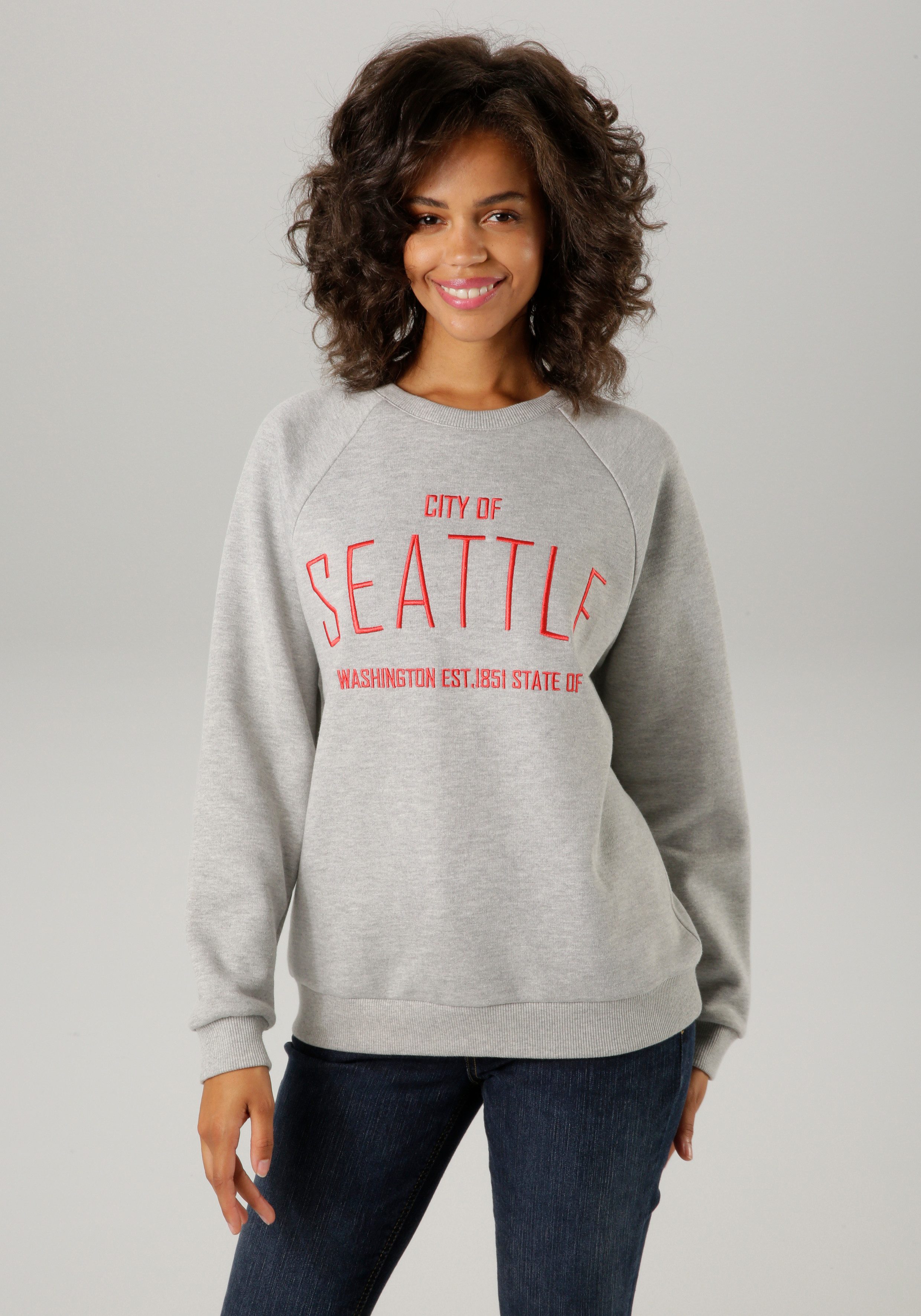 Aniston CASUAL Sweatshirt met geborduurd seattle-opschrift