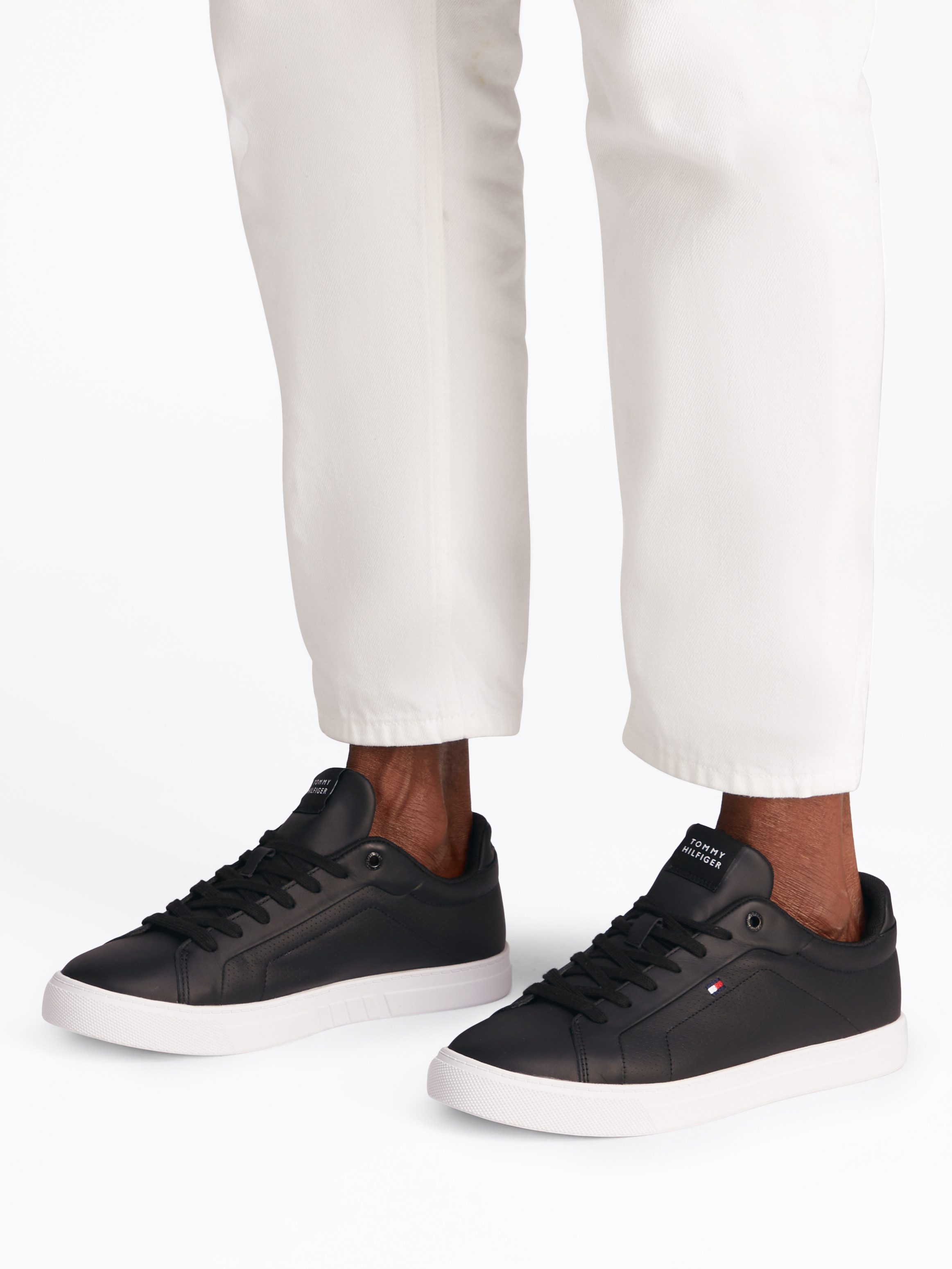 Tommy Hilfiger Sneakers ICON COURT PINPERF LTH , vrijetijdsschoen, lage schoen, veterschoenen met zacht gepolsterde schacht