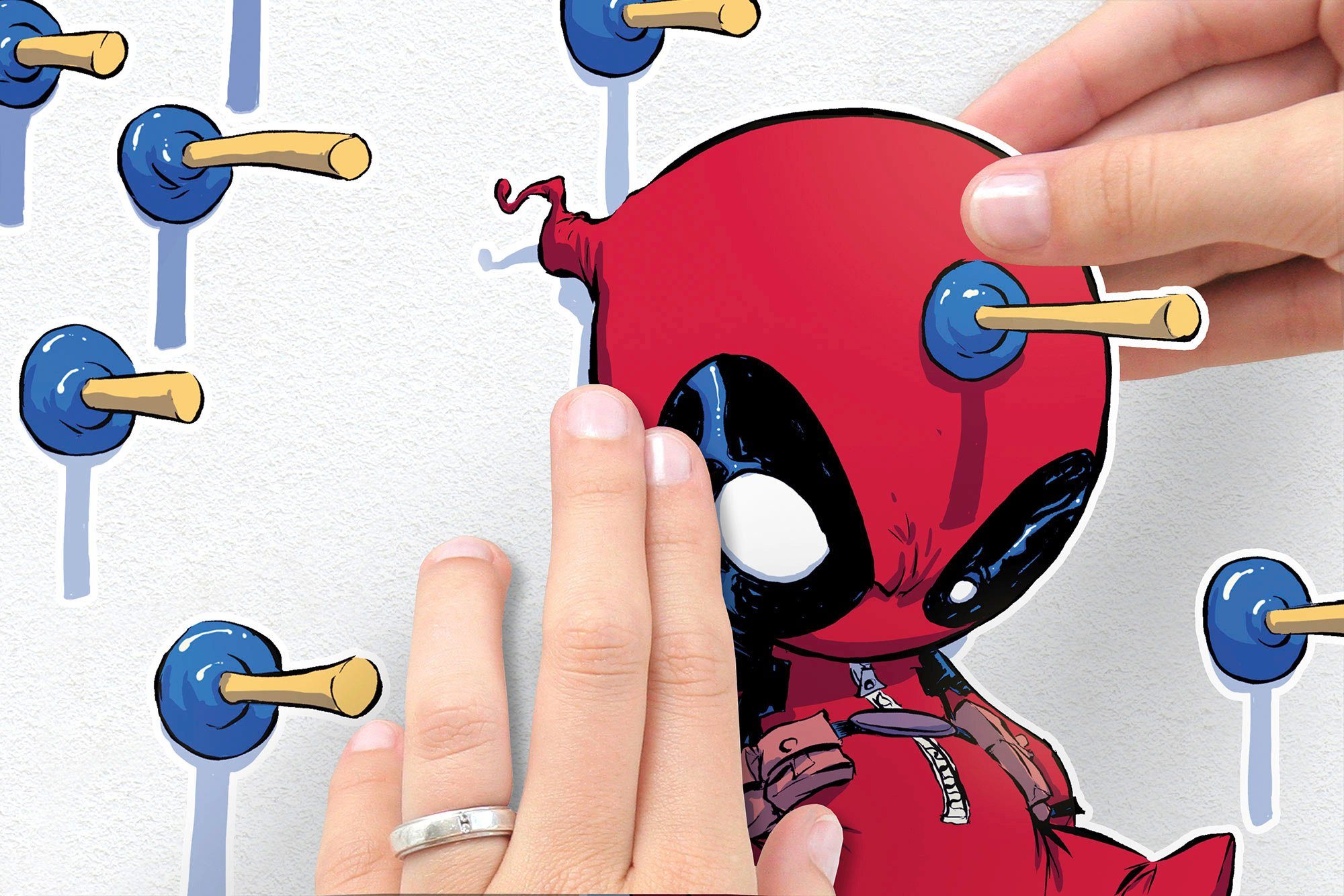 Komar Wandfolie Deadpool Shootout - afm. 50 x 70 cm zelfklevend, wandstickers, kinderkamer (19-delig)