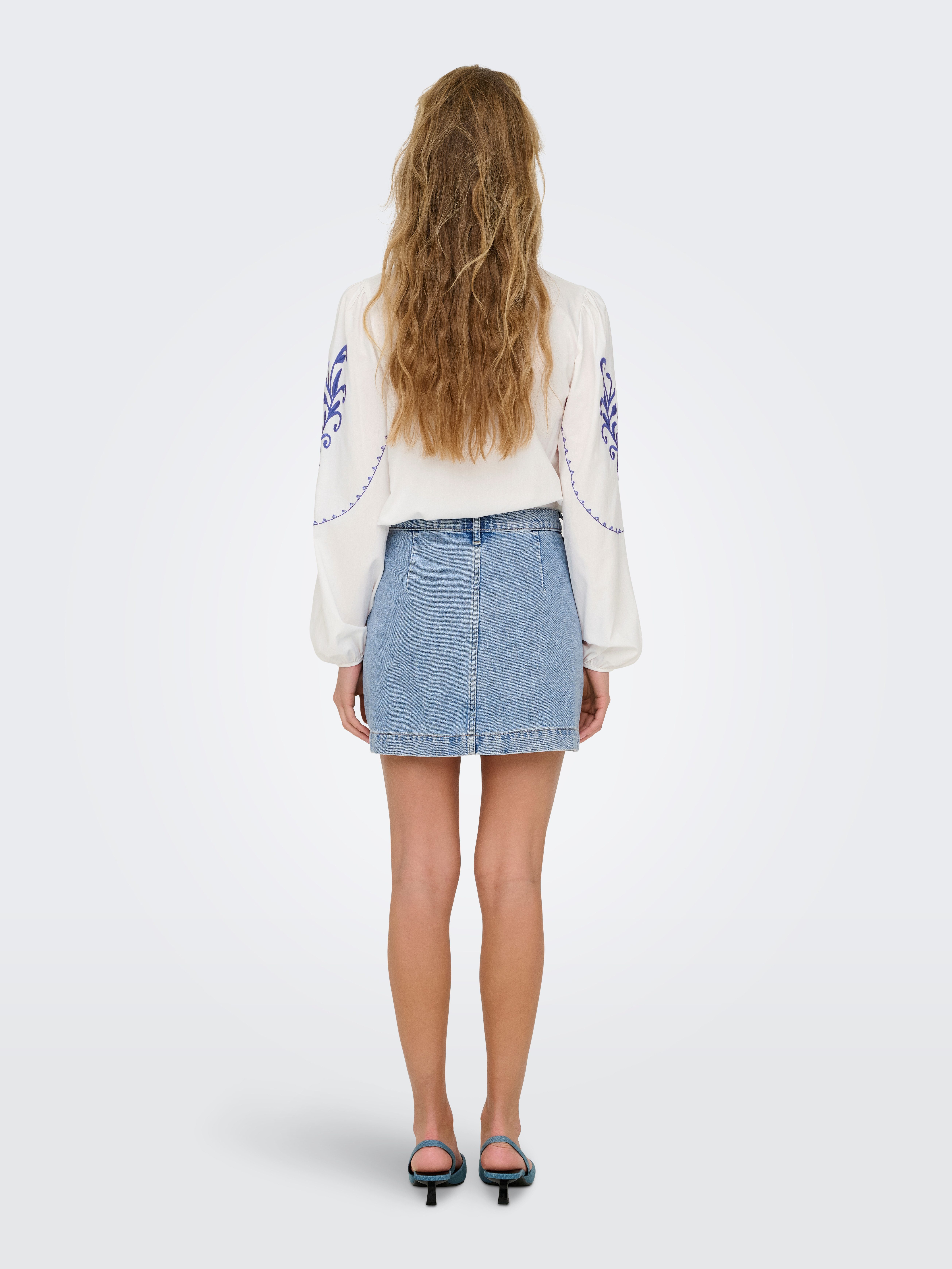 Only Jeans rok ONLAMAZING HW SKIRT TAI DNM NOOS