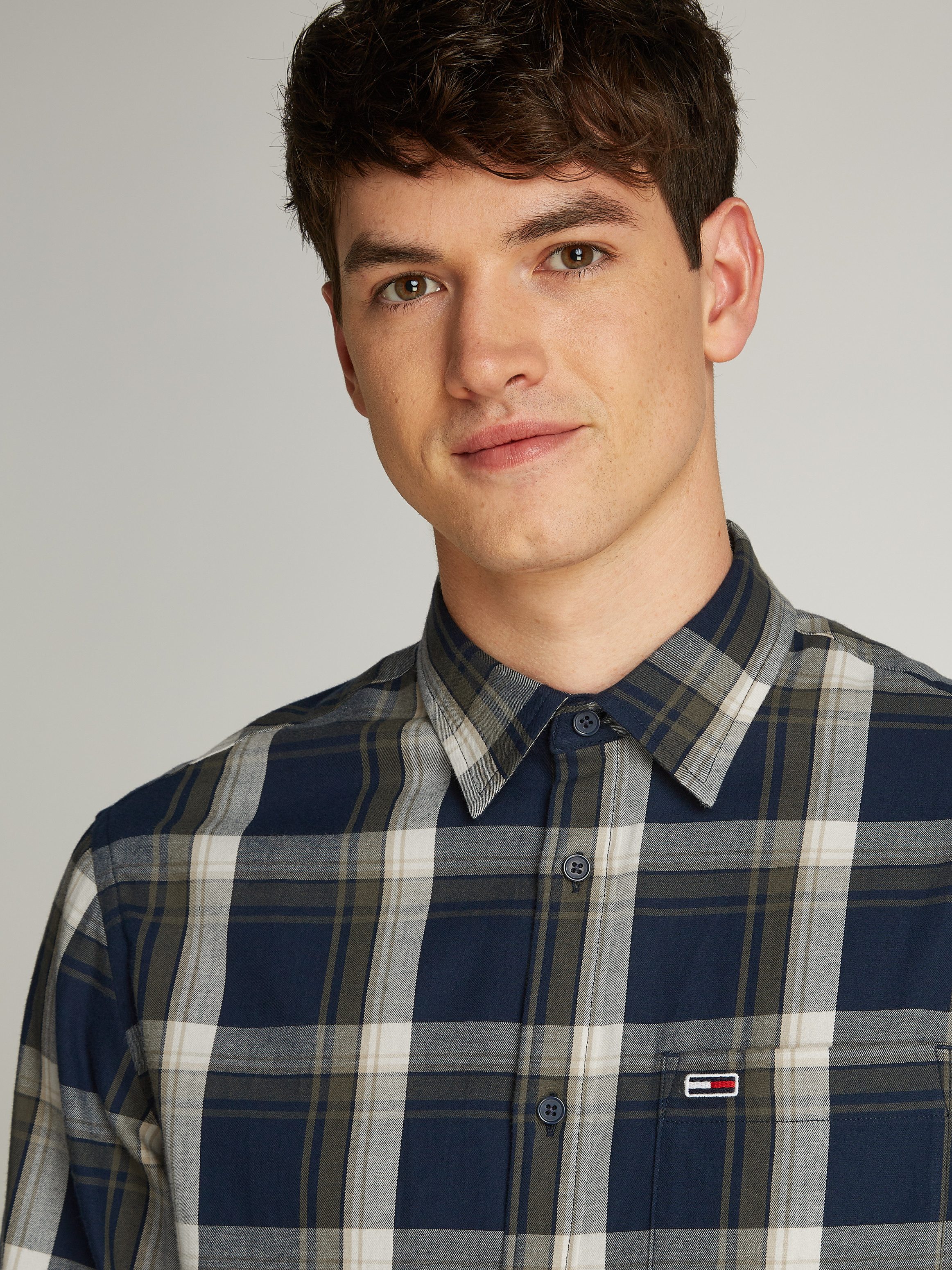 Tommy Jeans Plus Overhemd met lange mouwen TJM REG CHECK FLANNEL SHIRT EXT in grote maten, logoborduring, button-down kraag
