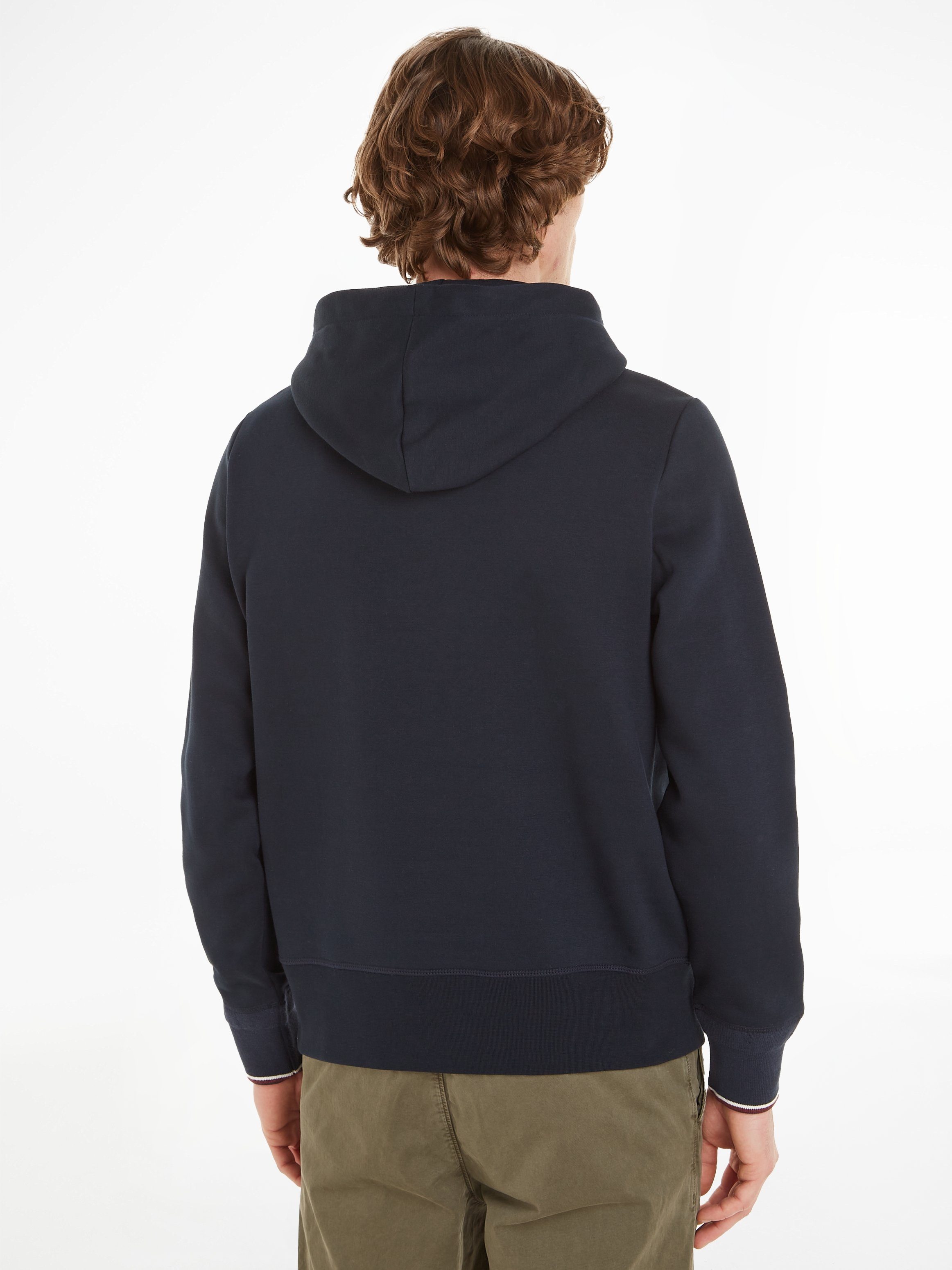 Tommy Hilfiger Hoodie TOMMY LOGO TIPPED HOODY Tommy-Tape binnen aan de halsopening, Vlag-Stiksel op de Mouw