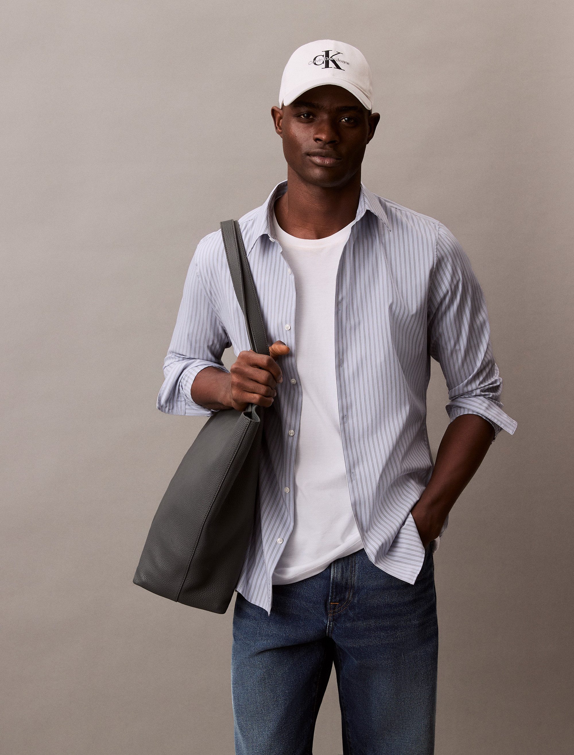 Calvin Klein Baseball pet MONO LOGO EMBRO CAP