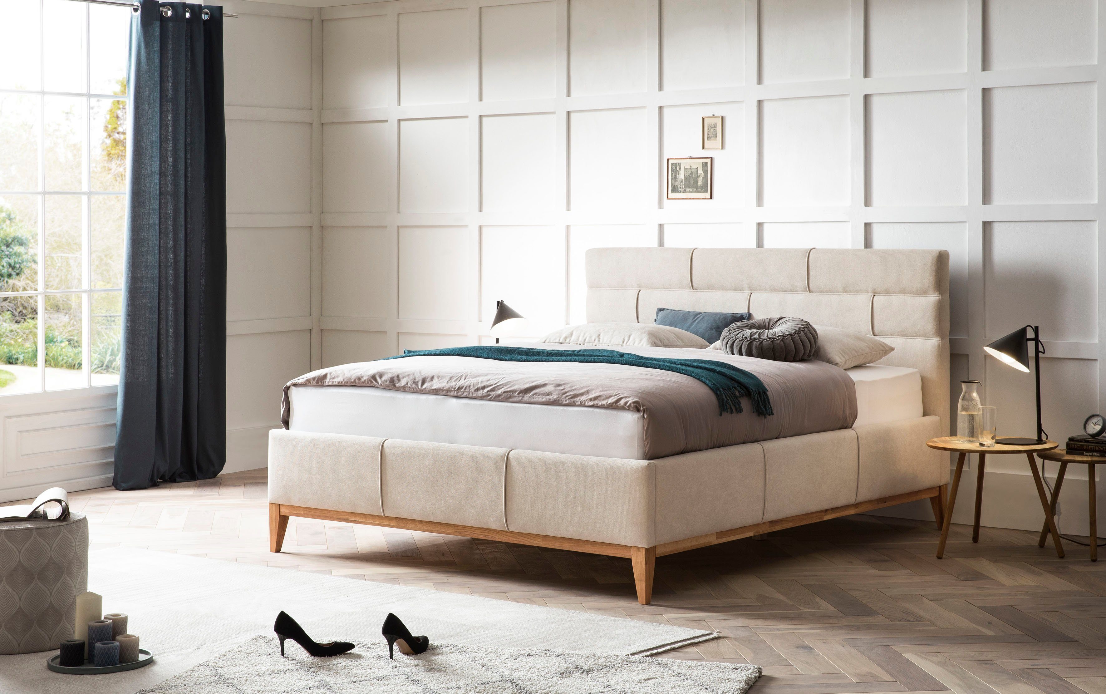 Leonique Gestoffeerd bed Balaine met lattenbodem, bedkist, ook met 7-zones-pocketveringsmatras bedden beige