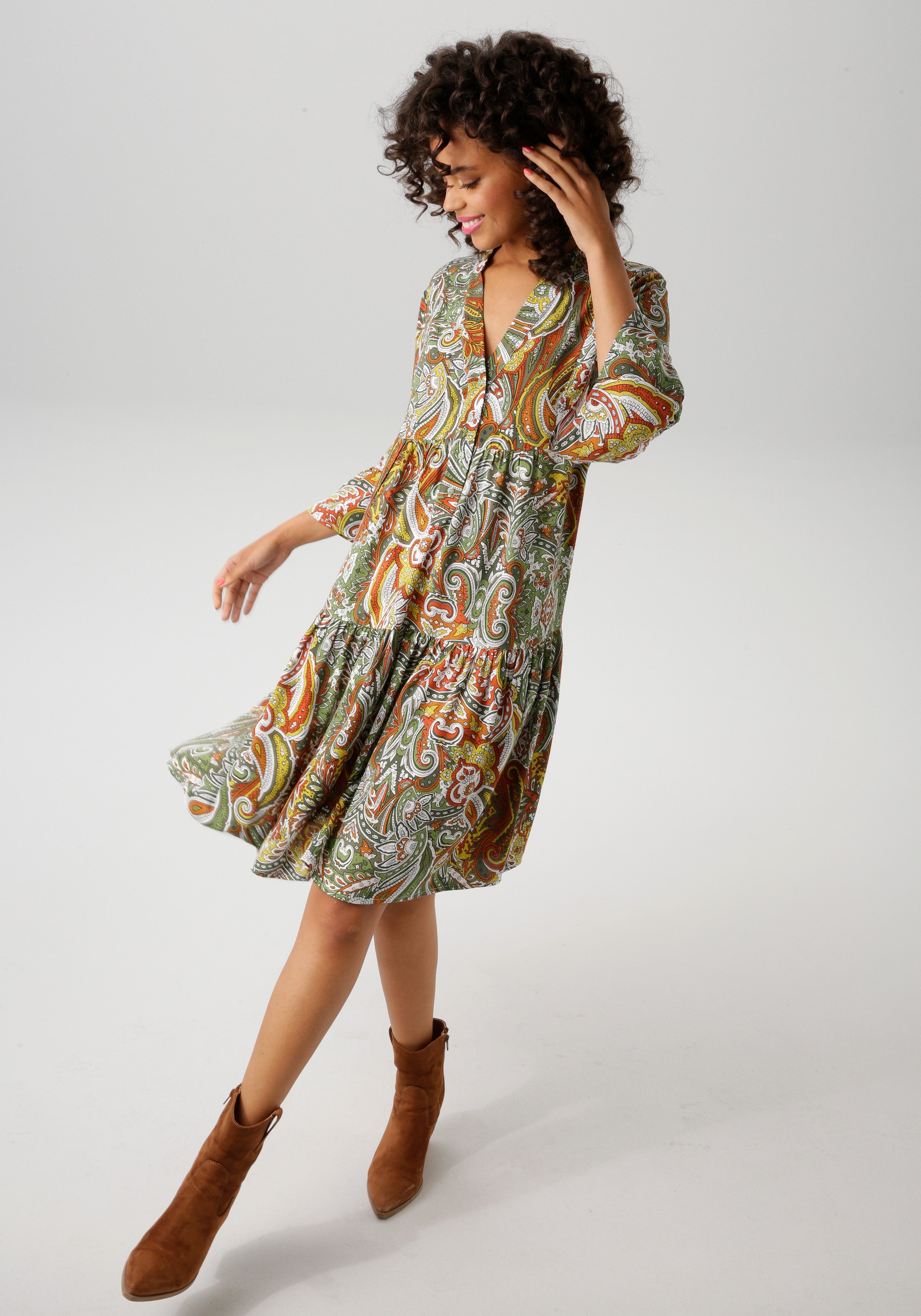 Aniston CASUAL Tuniekjurk met kleurharmonieuze, grootformaat paisley-patroon - nieuwe collectie