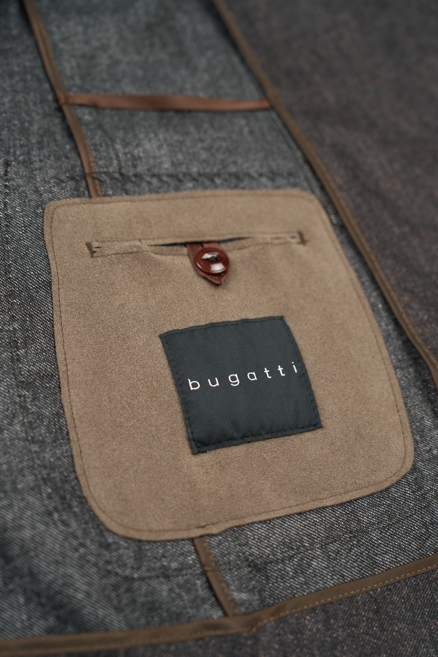 Bugatti Colbert met ronde schouders