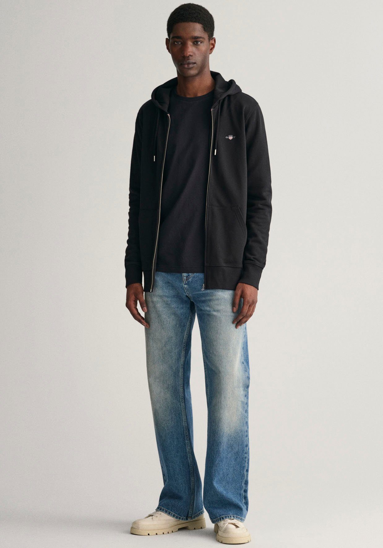 Gant Capuchonsweatvest REG SHIELD FULL ZIP HOODIE met logoborduursel op borsthoogte