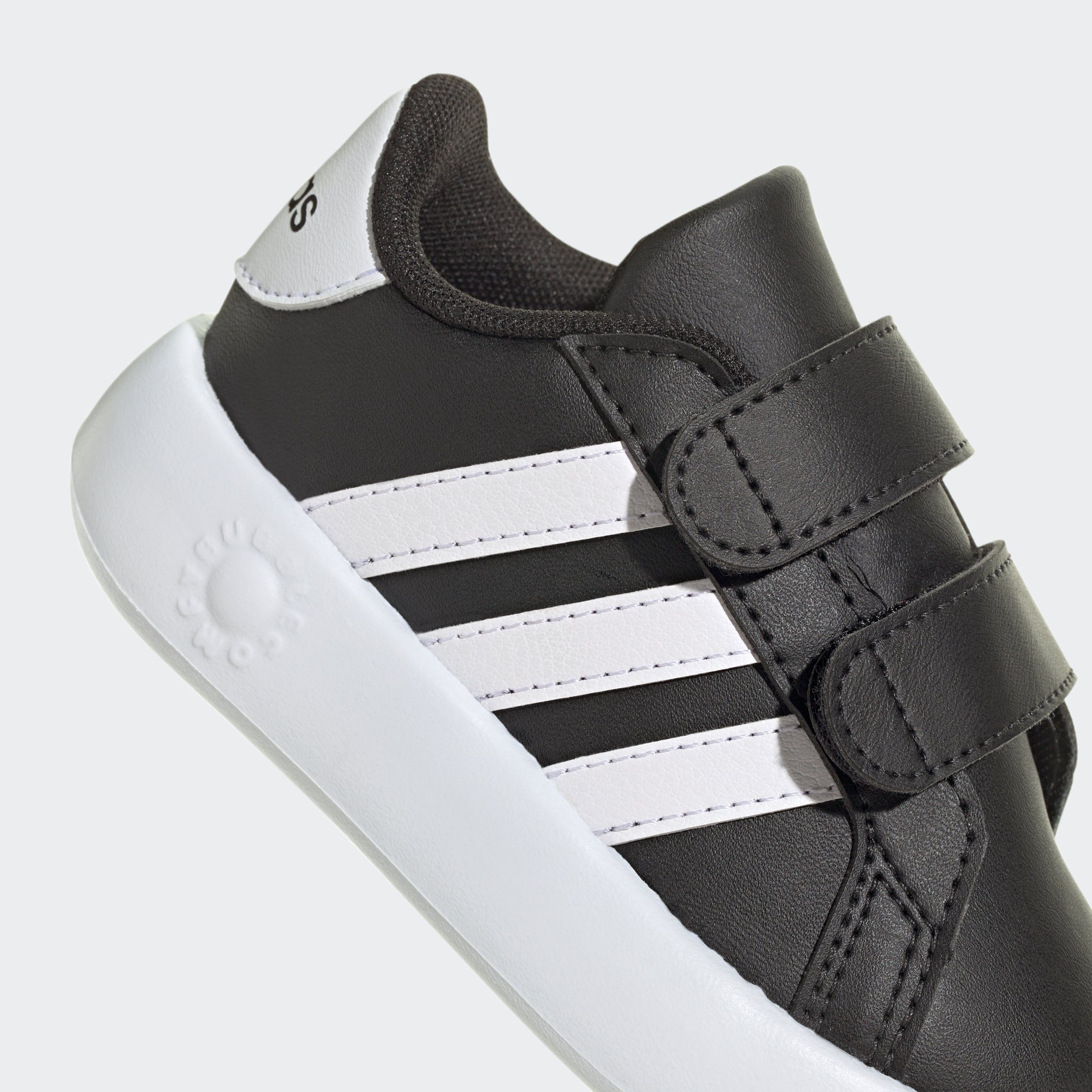 adidas Sportswear Klittenbandschoenen GRAND COURT 2.0 KIDS Design geïnspireerd op de adidas Superstar, voor kinderen