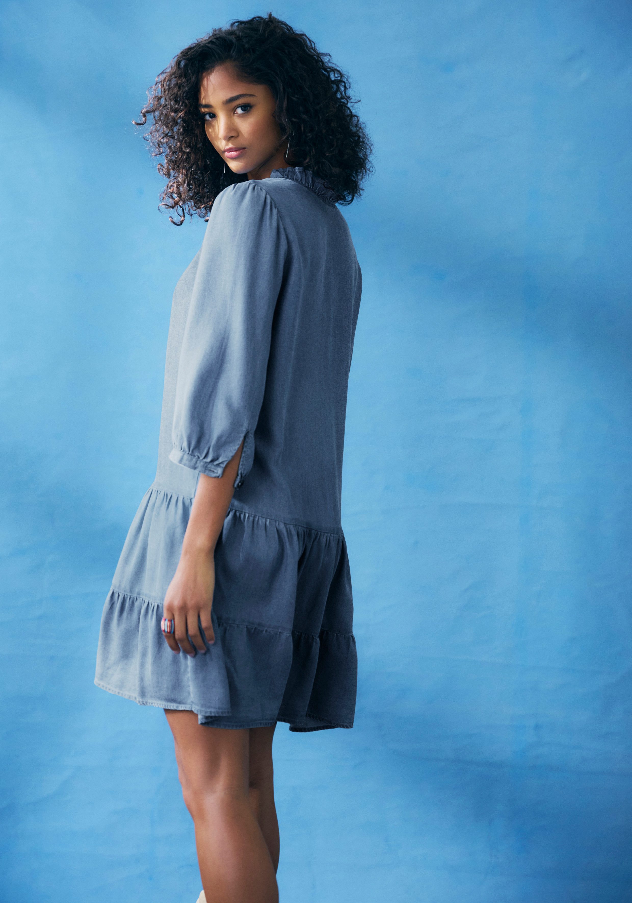 Lascana Jeans jurk met ruches bij de hals en knoopsluiting, overhemdblouse, blousejurk