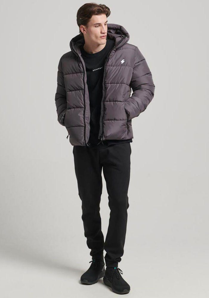 Superdry Gewatteerde jas HOODED SPORTS PUFFR JACKET met contrastkleurig borduursel